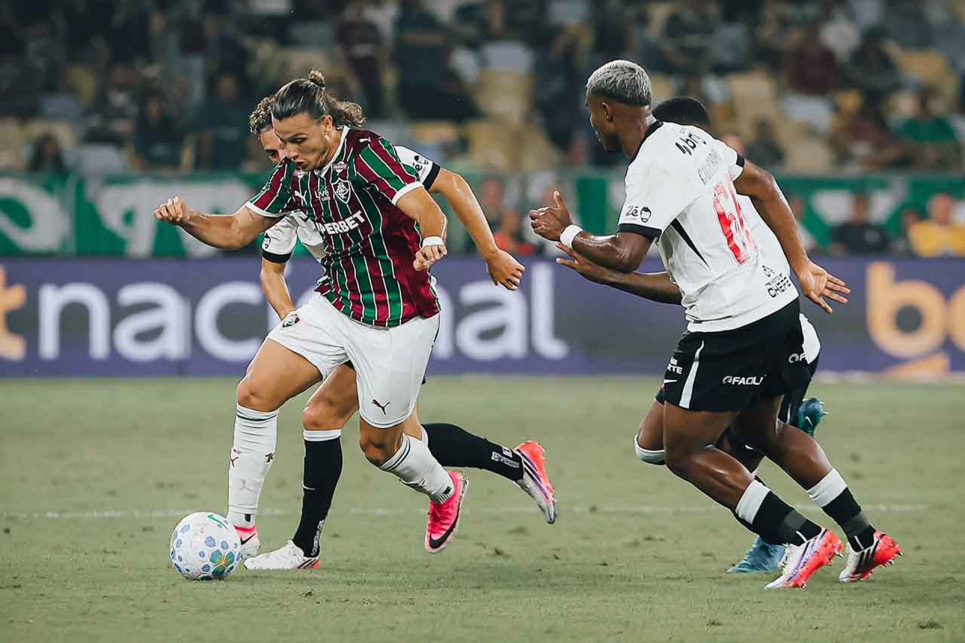 Brenner detona o Fluminense. Vasco nas quartas da Copa do Brasil