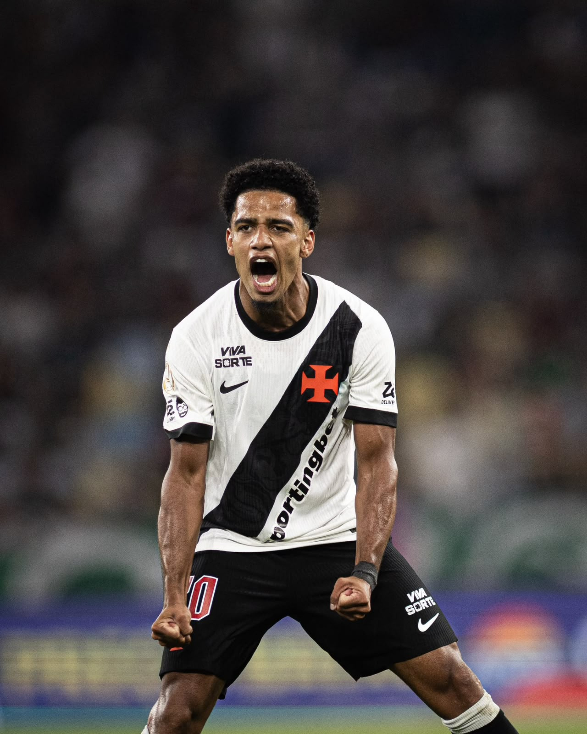 Brenner foi o grande nome do jogo, com dois gols - Matheus Lima / Vasco