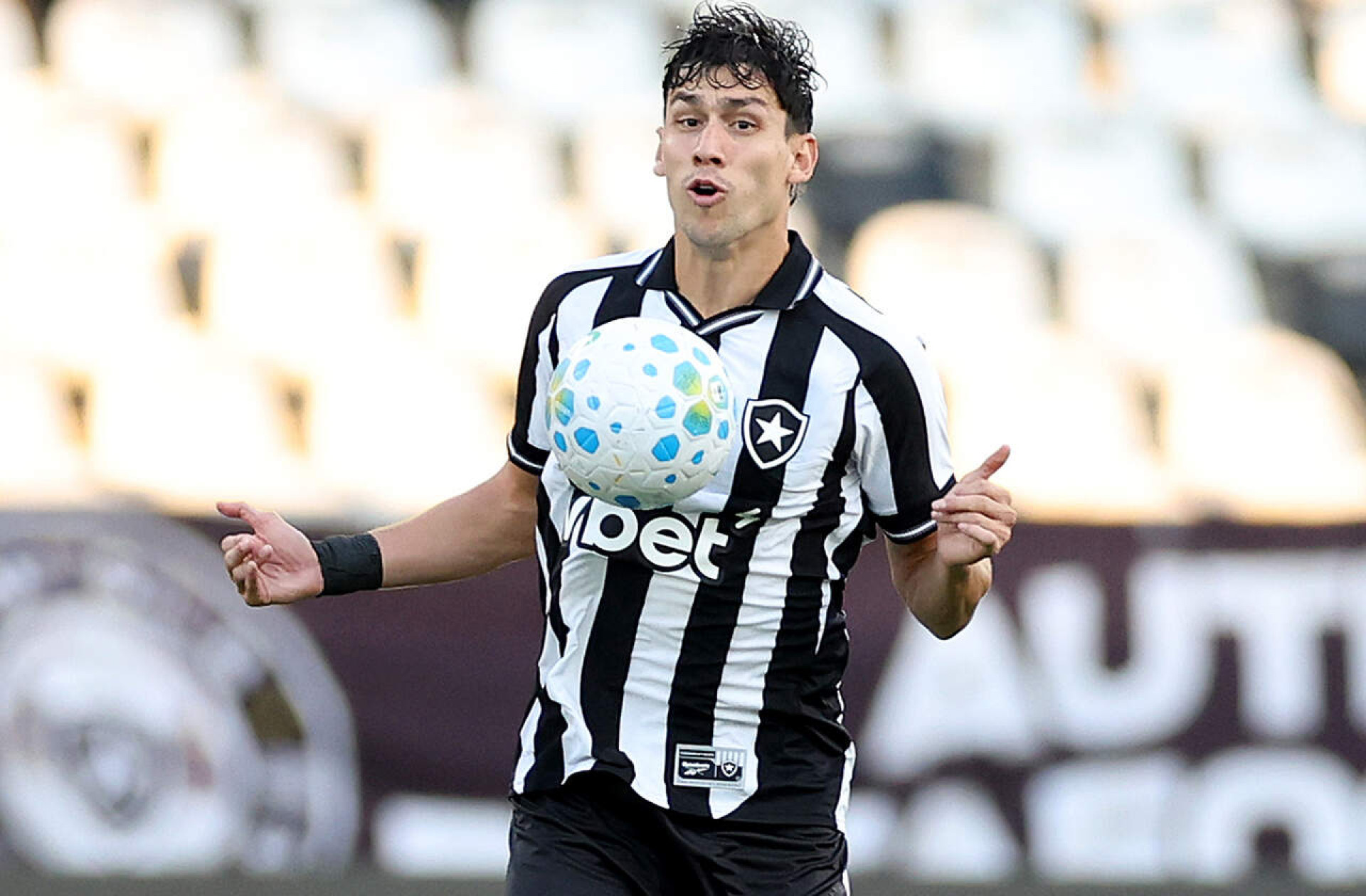 Ferraresi: “A ideia &eacute; ficar no Botafogo”