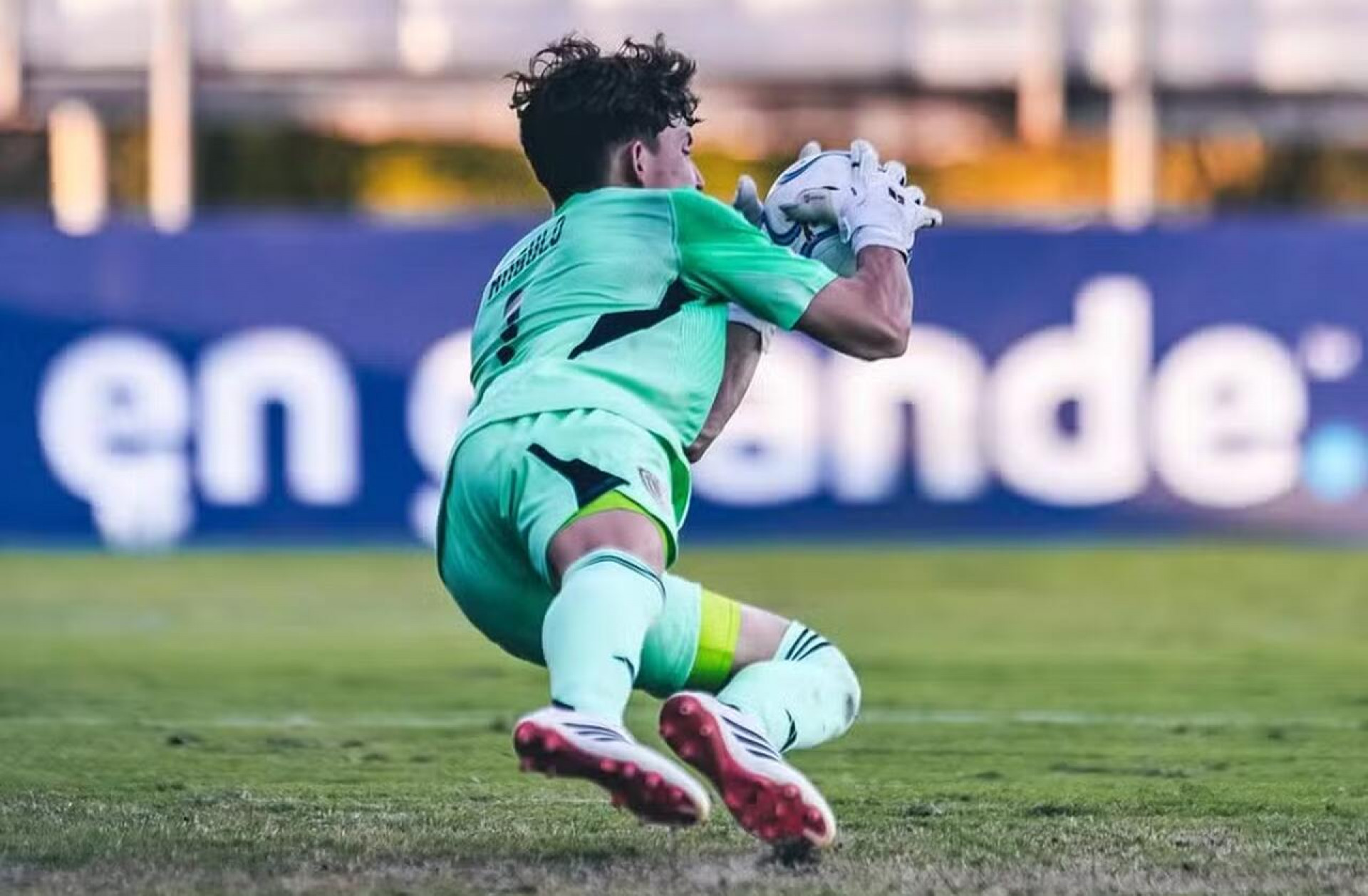 Palmeiras recua e desiste de contratar promessa da Venezuela