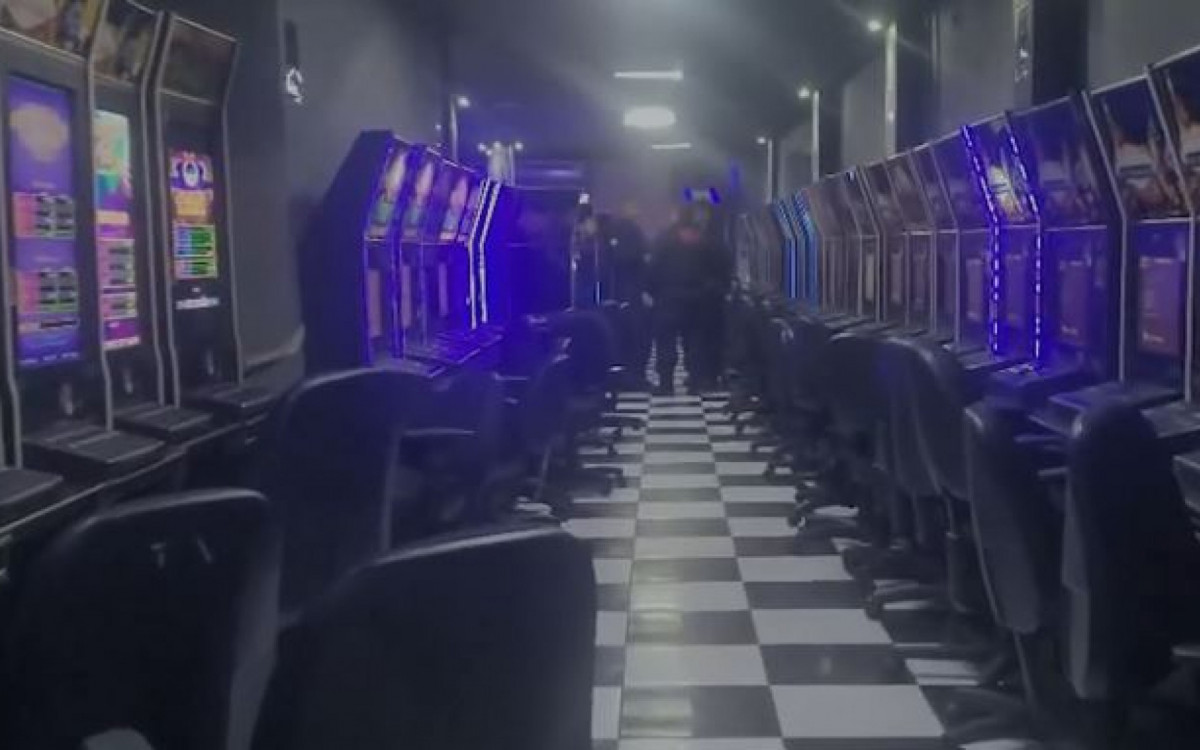 Máquinas caça-níqueis foram apreendidas em bingo na Tijuca - Divulgação/MPRJ