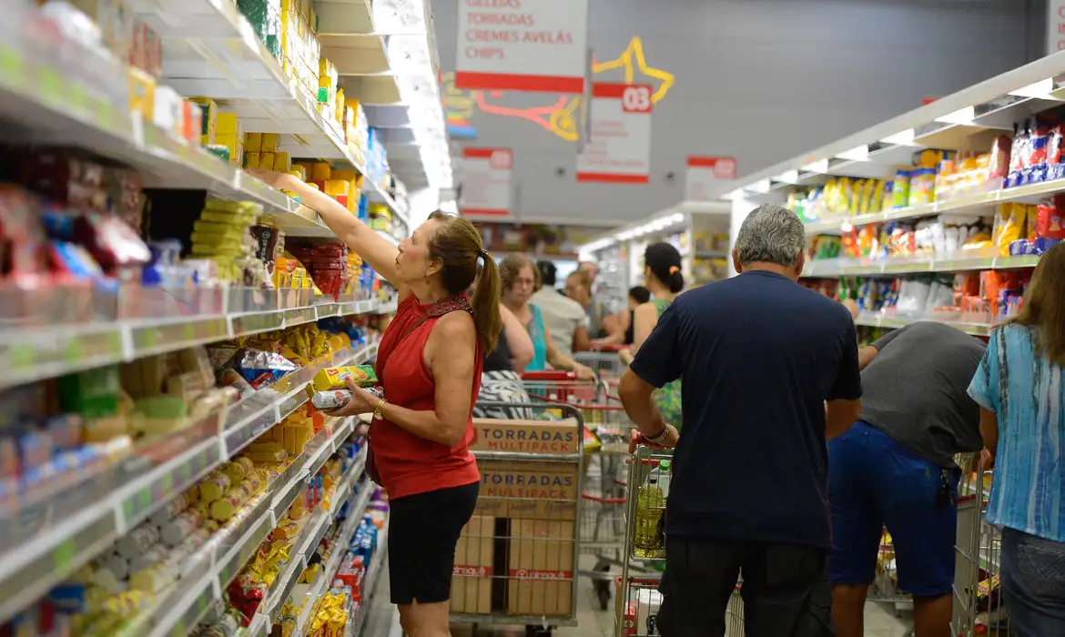 Quer gastar menos? Saiba como economizar no supermercado