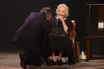 Nathalia Timberg é homenageada pelos 97 anos de vida e 90 de carreira 