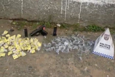 Operação na Chatuba resulta em duas prisões e apreensão de arma e entorpecentes em Mesquita