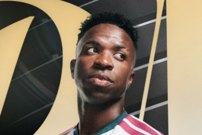 Vini Jr acerta renovação com o Real Madrid por seis temporadas