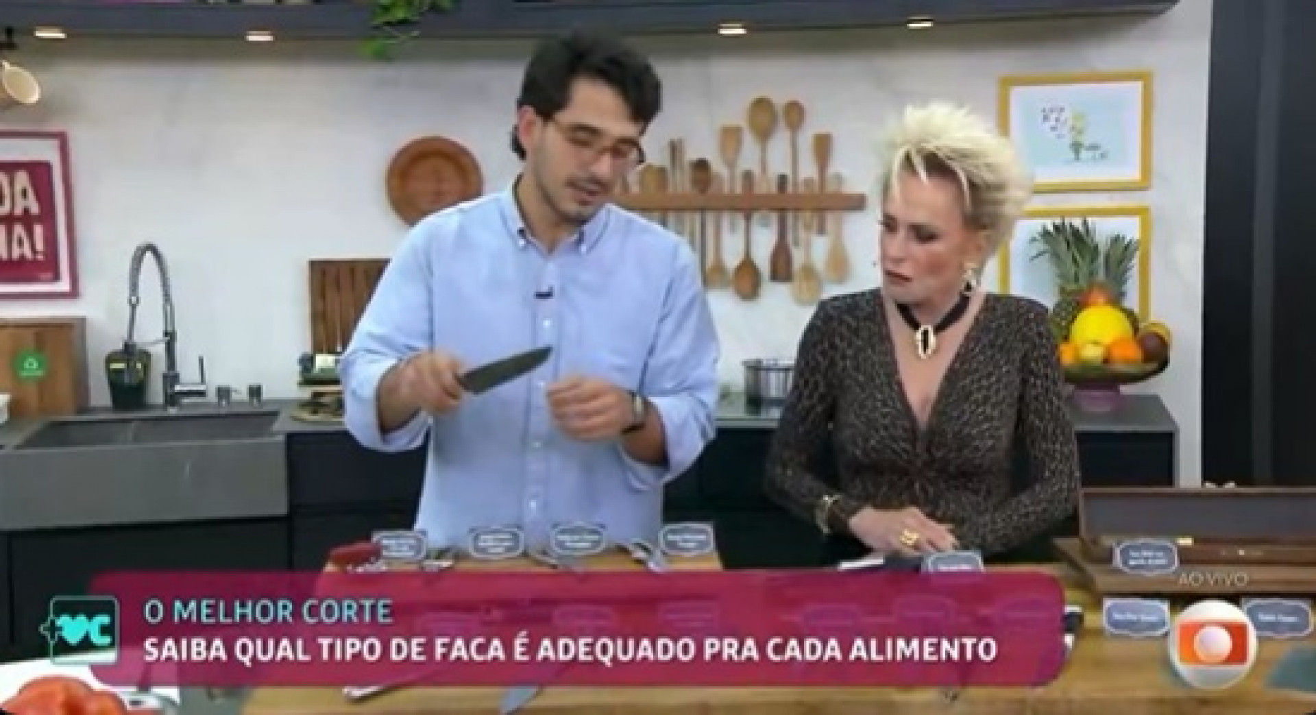 Ana Maria Braga recebeu o especialista em cutelaria Romeu Ghattas Filho  - Reprodução de vídeo 