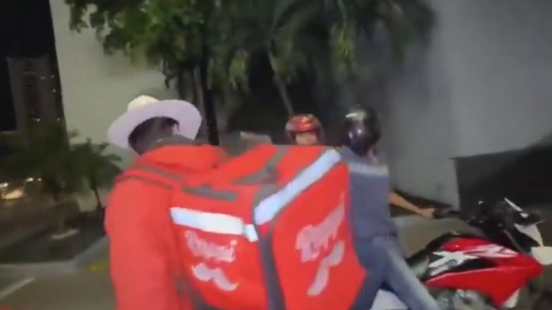 César Gastelum cumpria um desafio durante uma live quando foi assassinado - Reprodução / Redes Sociais