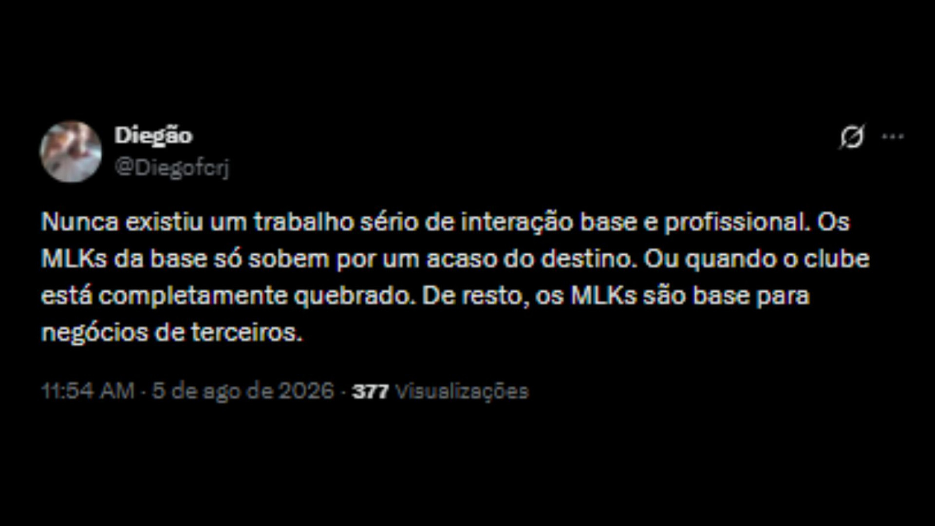 Torcedores nas redes sociais concordando com crítica de Roger Flores sobre Luis Zubeldía não usar a base - Reprodução/X @Diegofcrj