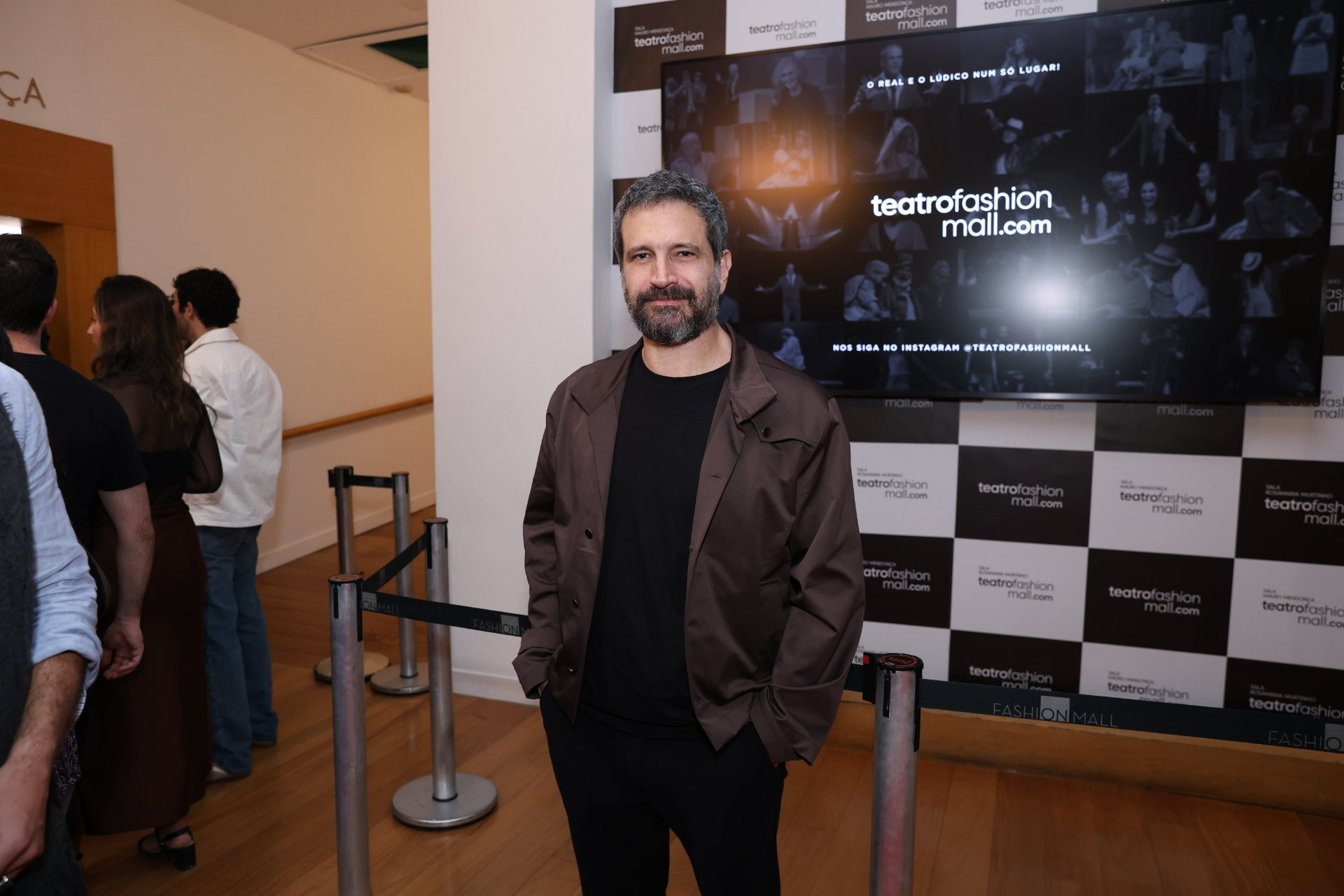 Caco Ciocler prestigia homenagem &agrave; Nathalia Timberg no Rio  - Daniel Pinheiro / Brazil News