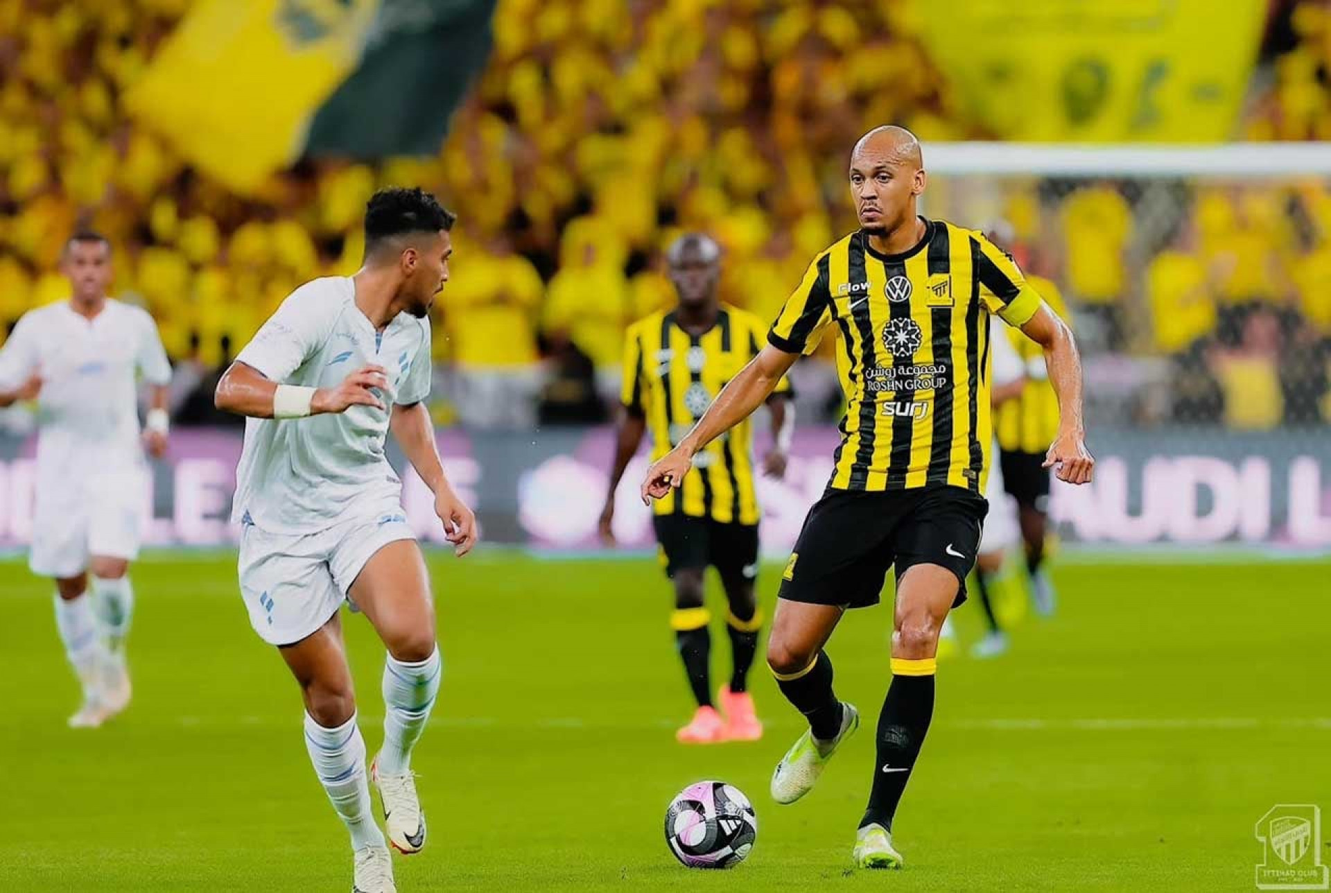 Al-Ittihad anuncia sa&iacute;da de Fabinho ap&oacute;s tr&ecirc;s temporadas