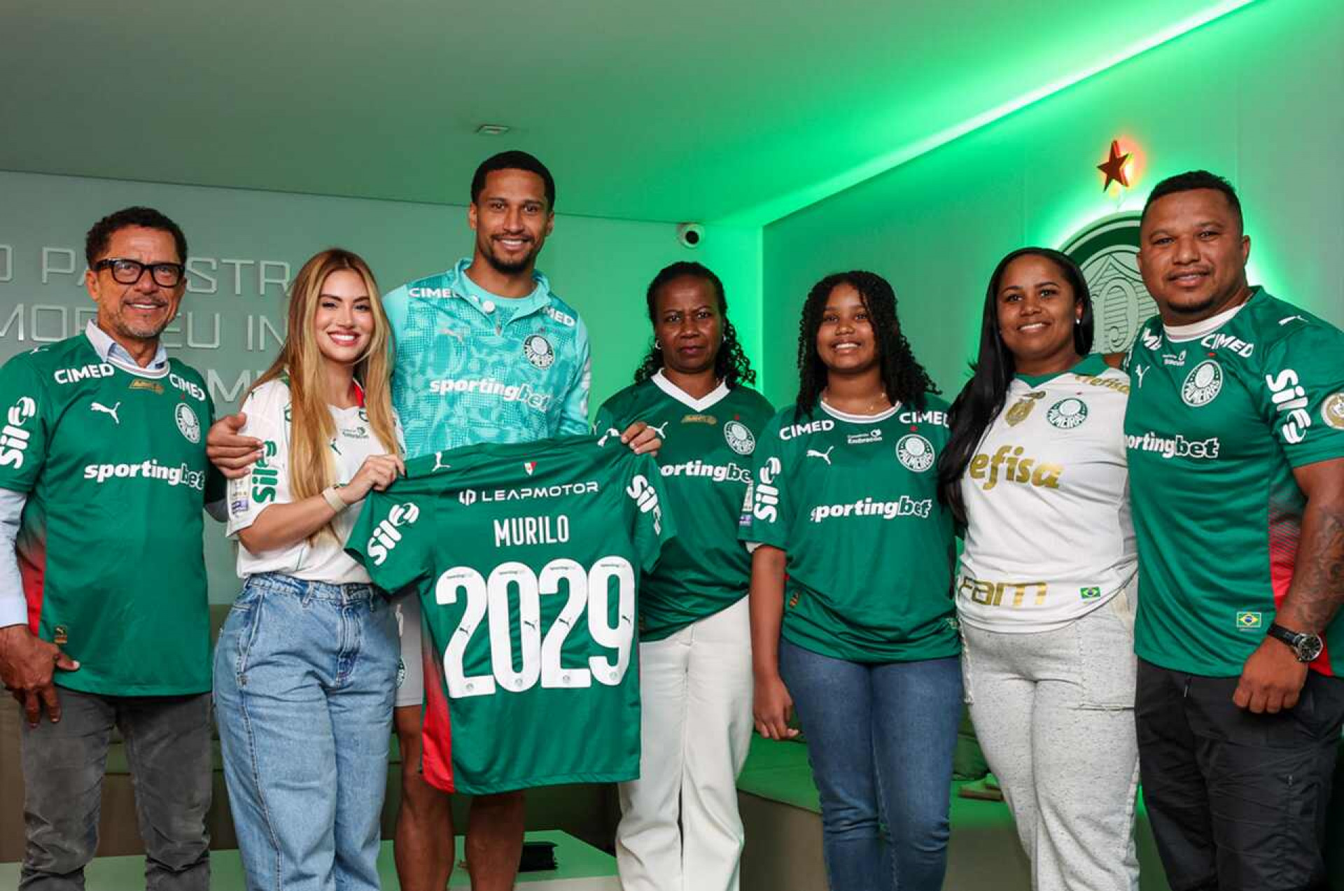 Murilo celebra renova&ccedil;&atilde;o com o Palmeiras: “Me sinto um jogador realizado”