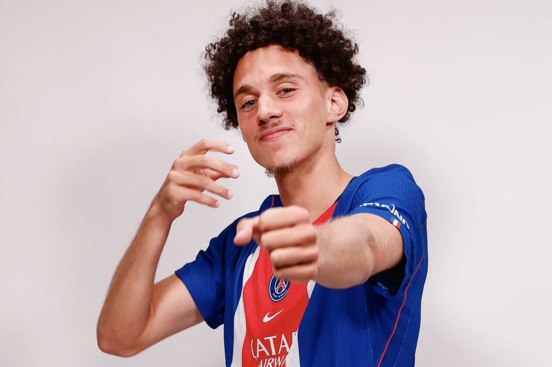 PSG anuncia Akliouche ap&oacute;s perder disputa por Diomande