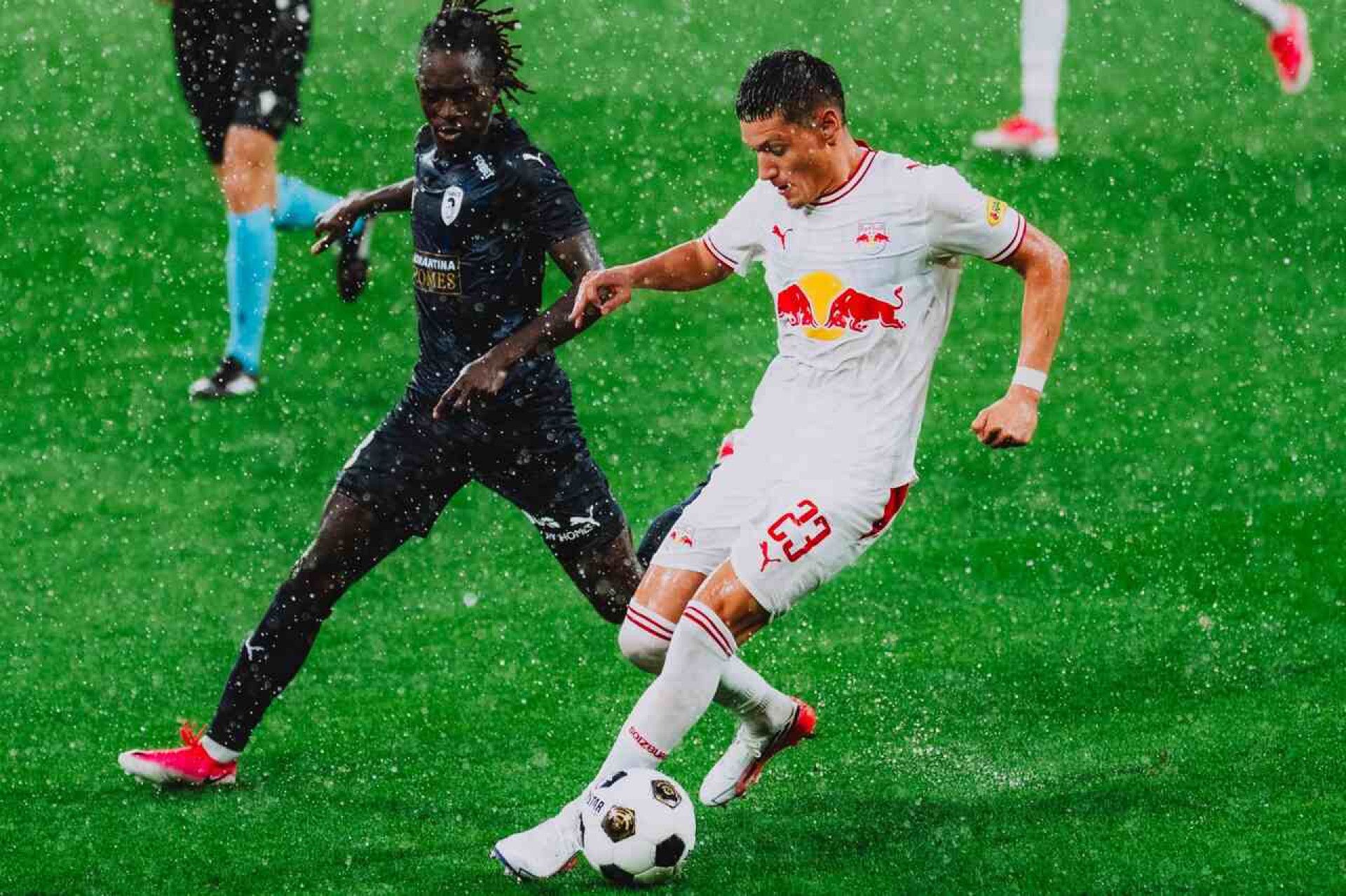 Ap&oacute;s longa paralisa&ccedil;&atilde;o, Salzburg derrota o Pafos na Liga Europa