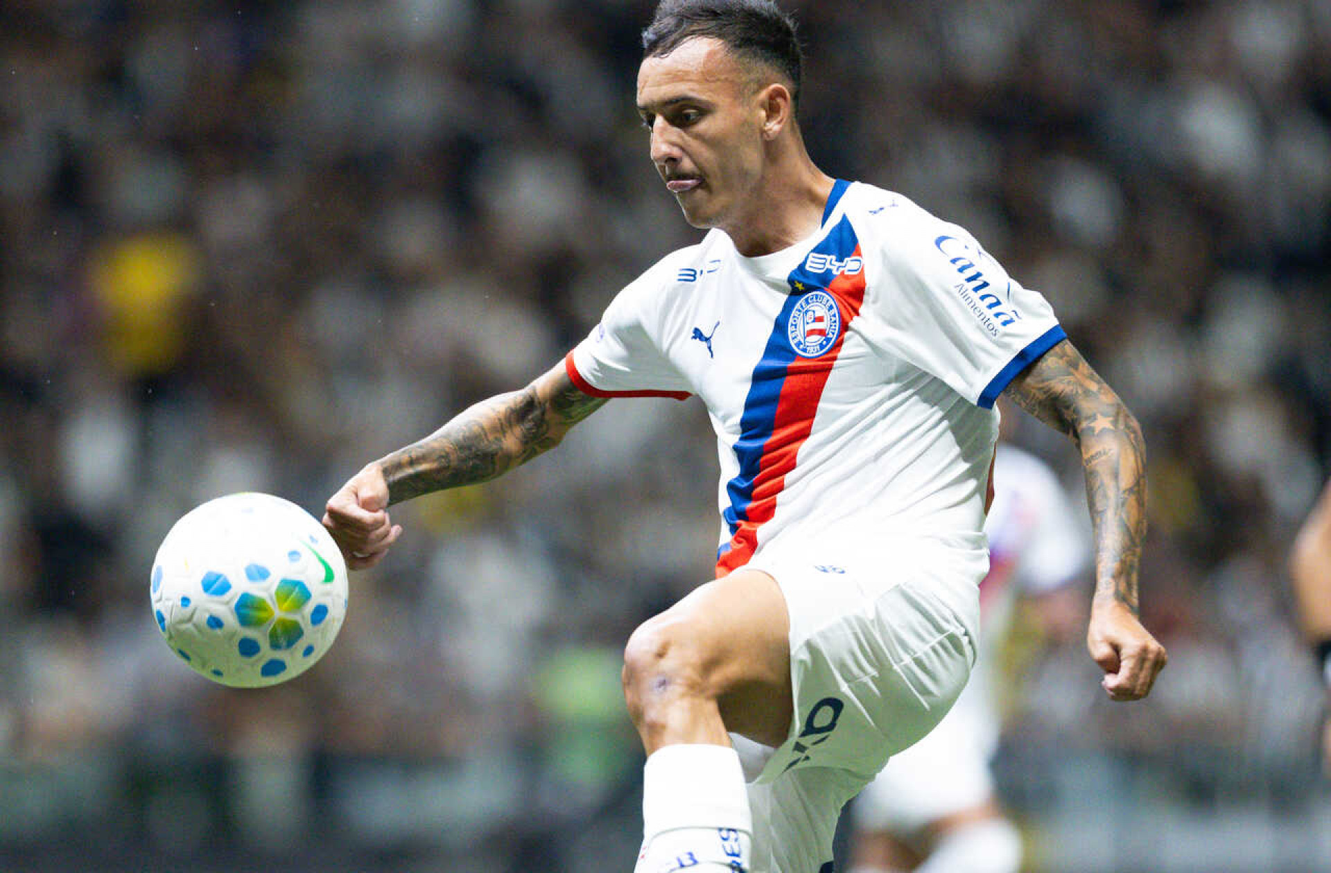 S&atilde;o Paulo anuncia a contrata&ccedil;&atilde;o do lateral Iago, ex-Bahia