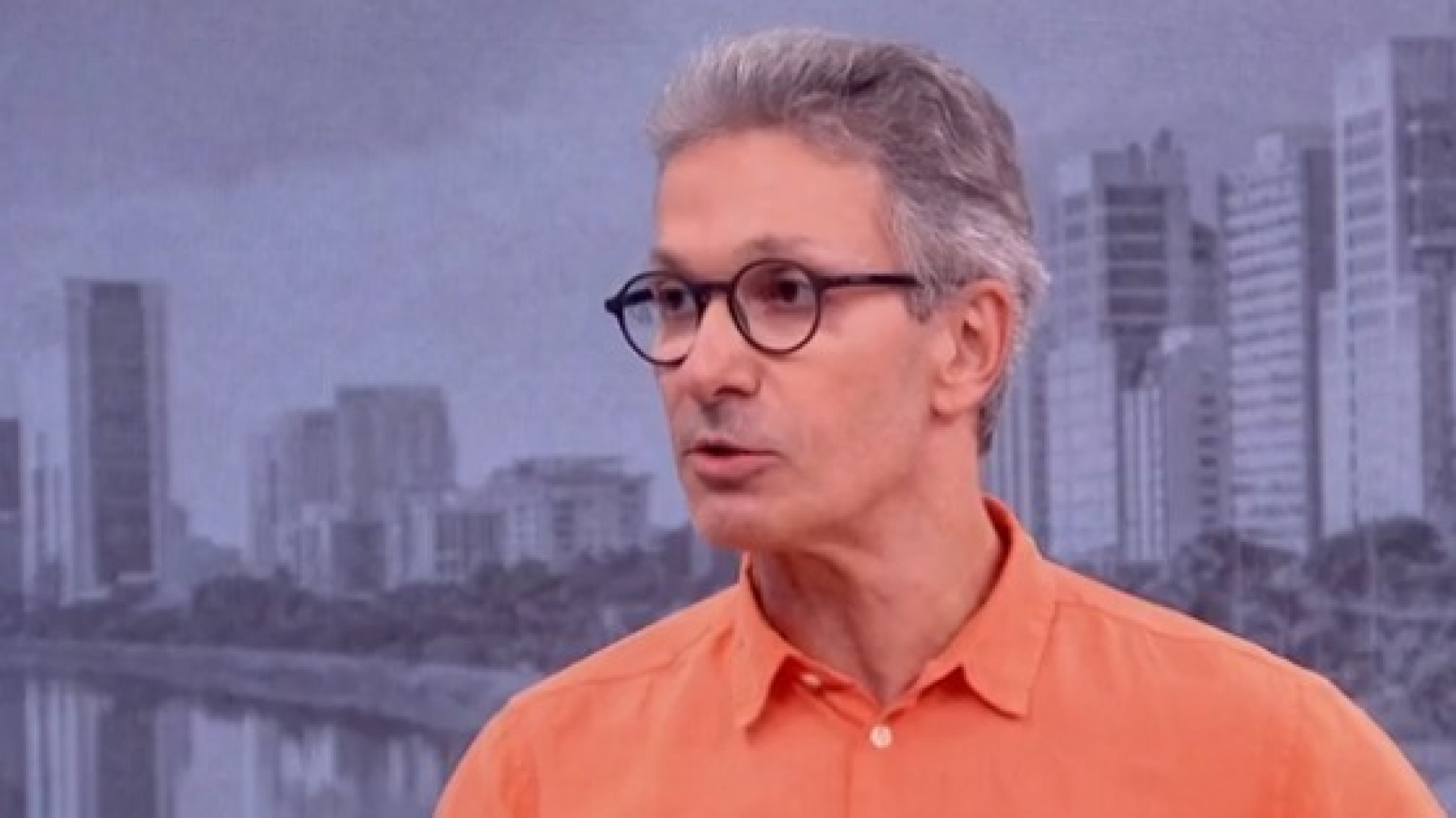 Zema ataca condução da economia e diz que Lula é 'pai da pobreza'