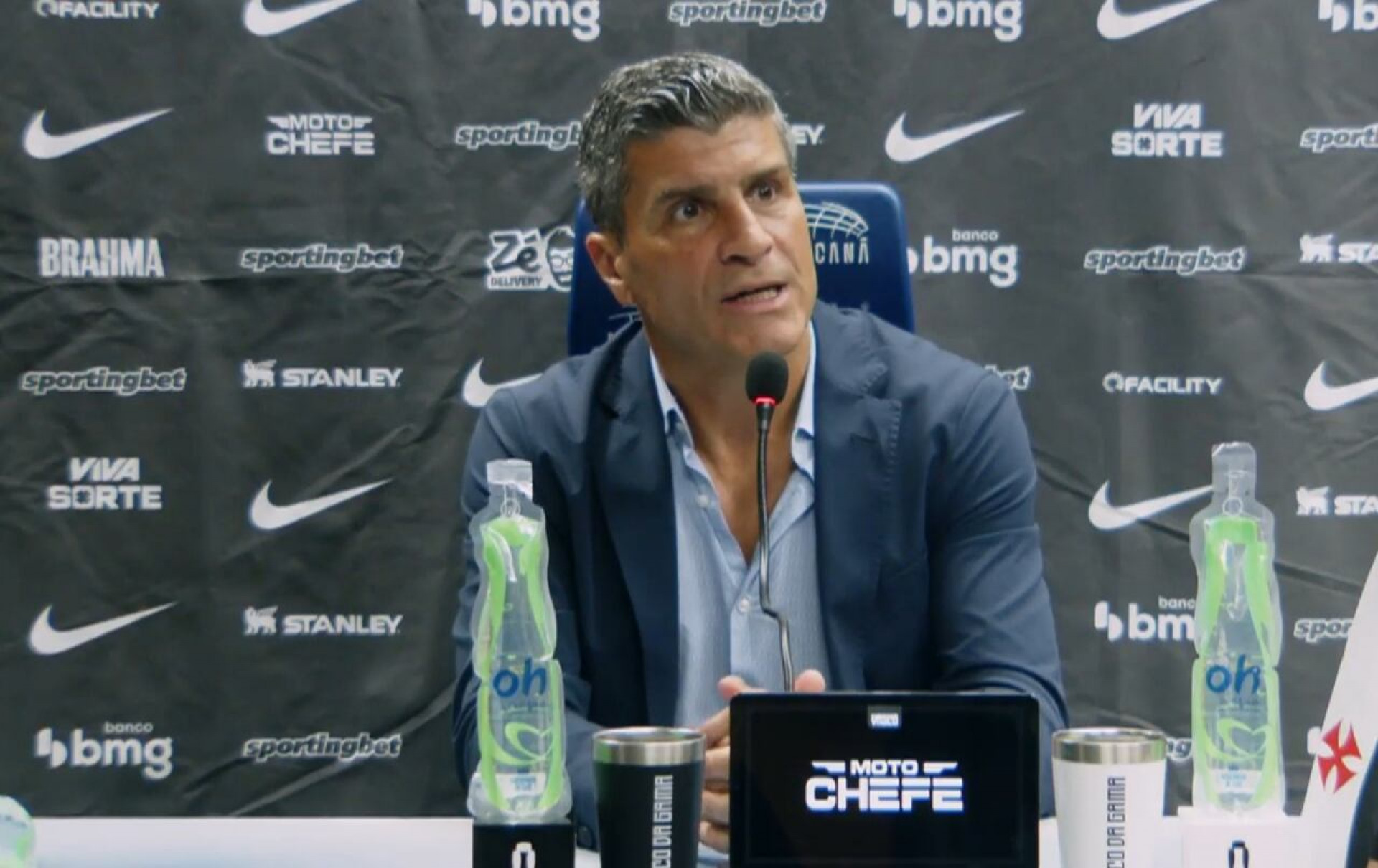 Pedro Emanuel exalta vaga do Vasco e mira t&iacute;tulo: “N&atilde;o vamos abdicar de nada”