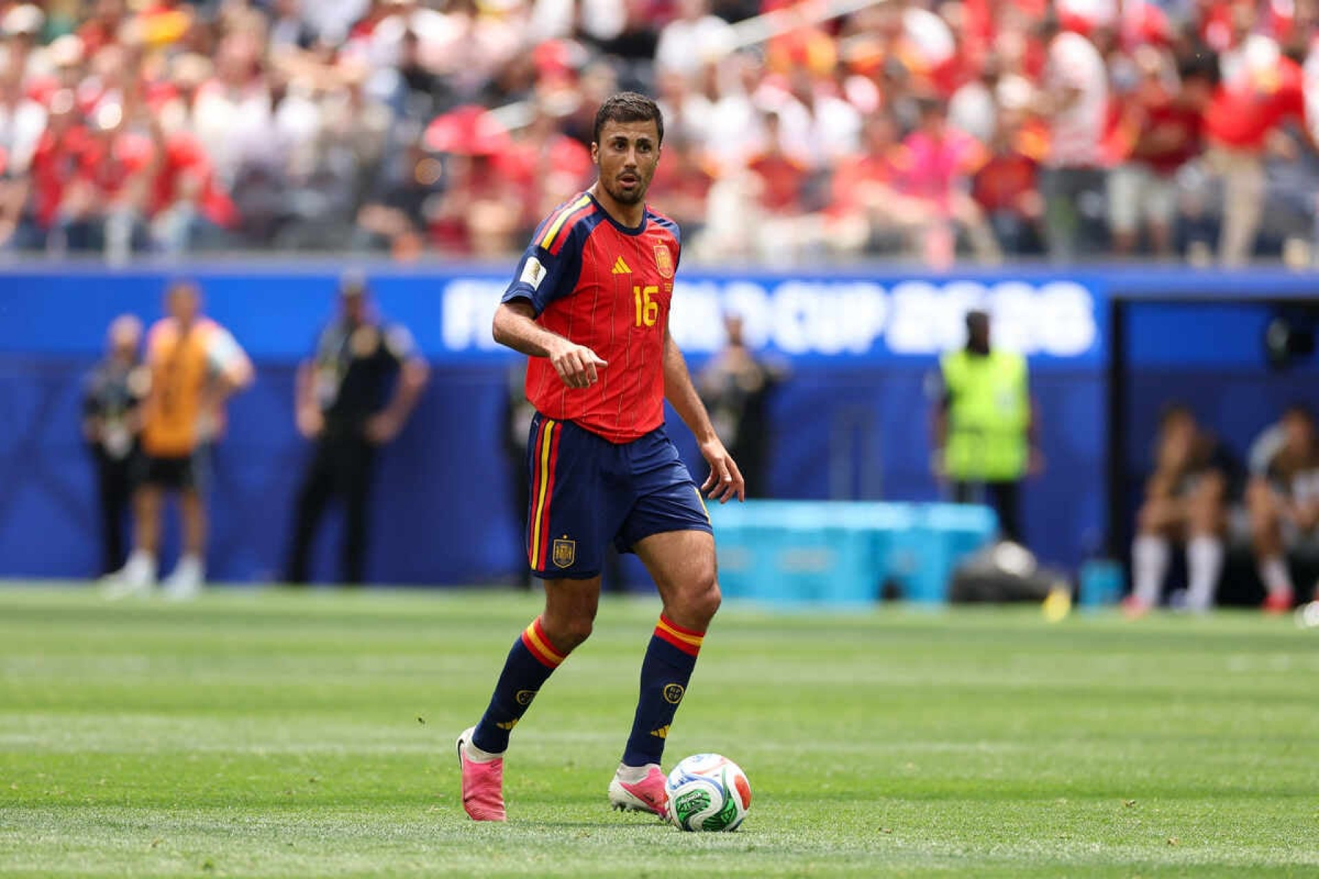 Barcelona avan&ccedil;a por Rodri ap&oacute;s receber sinal positivo do volante