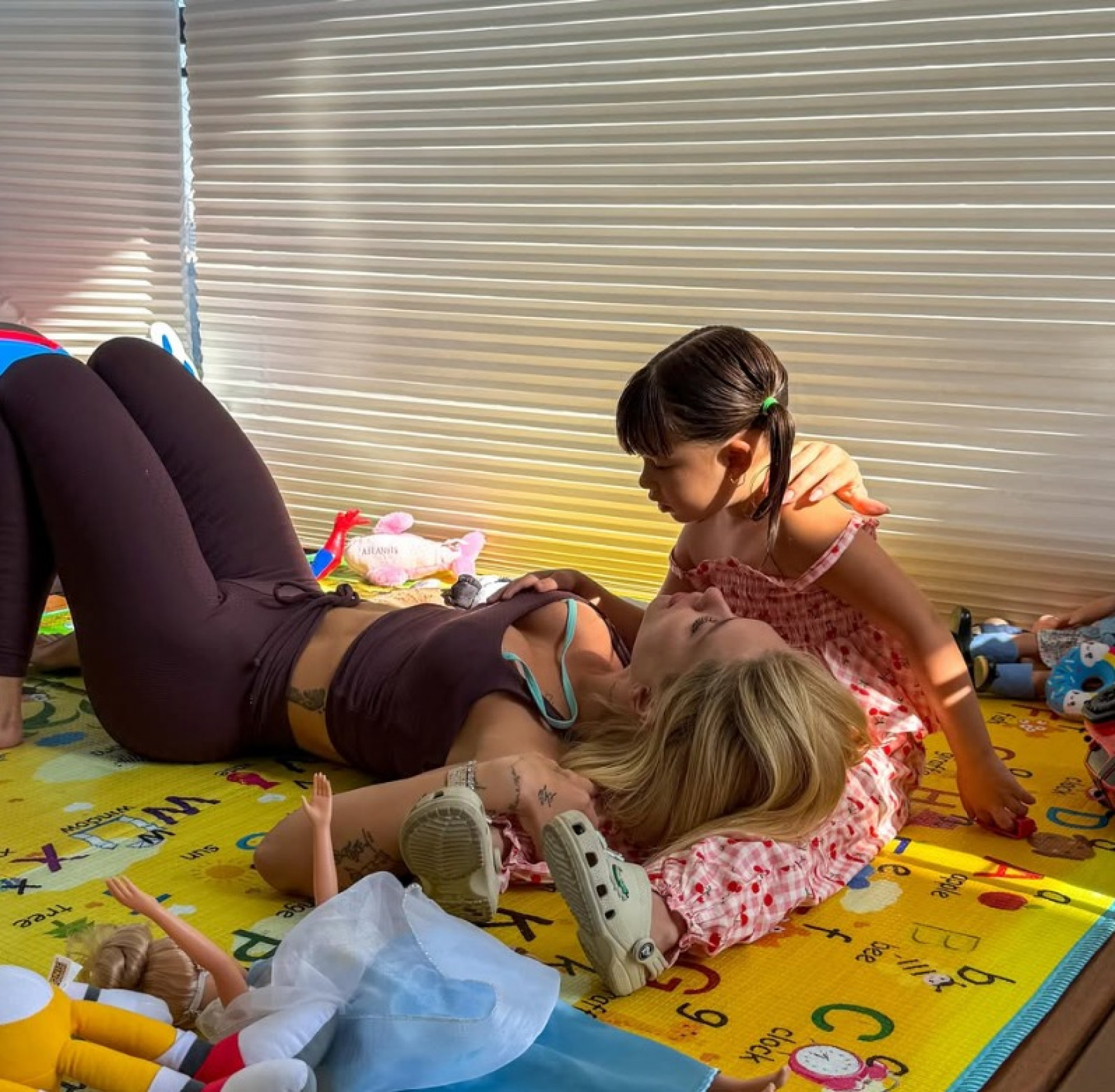 Virginia Fonseca celebrou alta de Maria Flor e Maria Alice com cliques em família - Reprodução / Instagram
