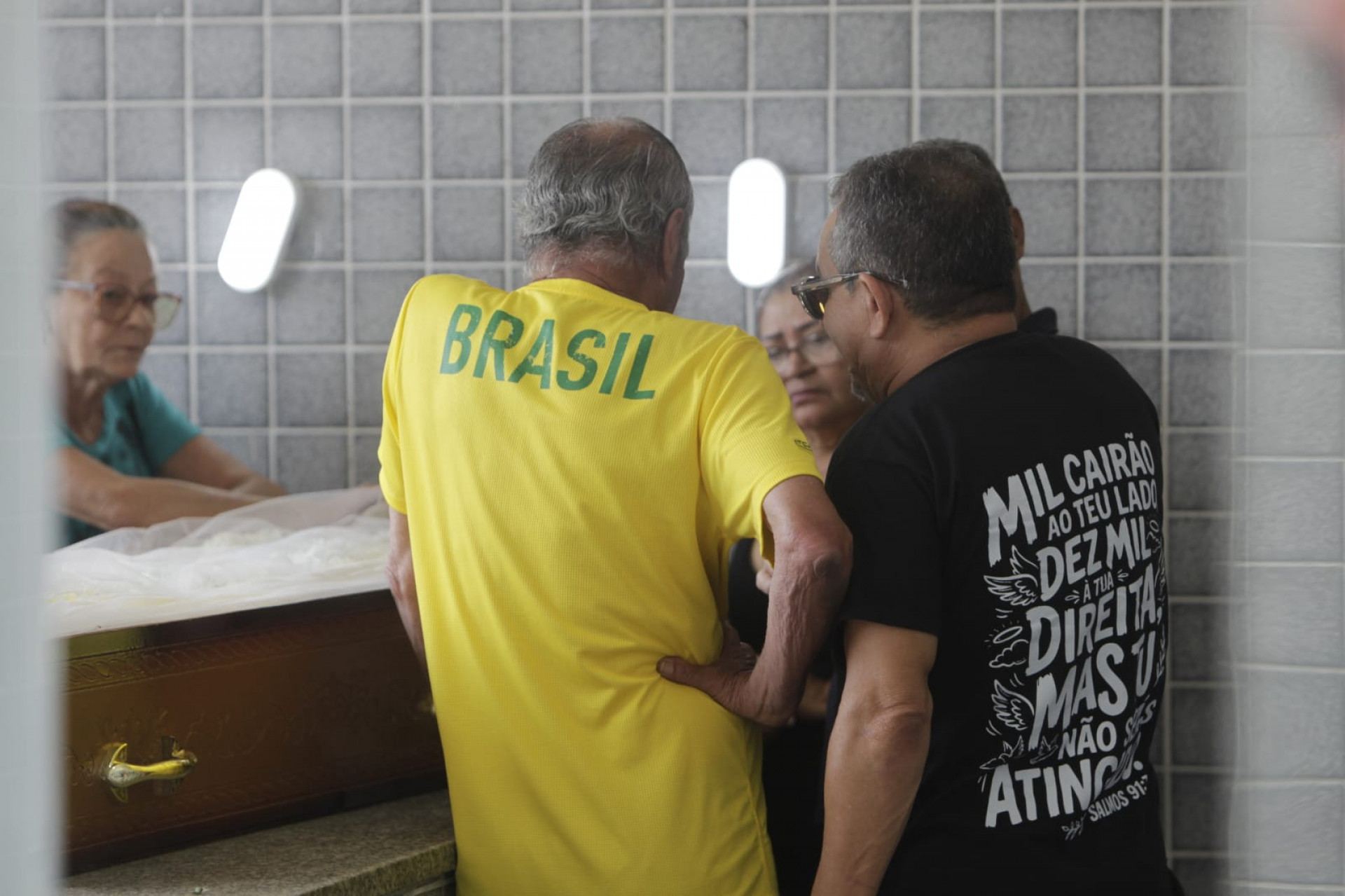 Familiares se despediram de Marcelo de Alcantara Brito, morto em tentativa de assalto - Reginaldo Pimenta / Agência O DIA