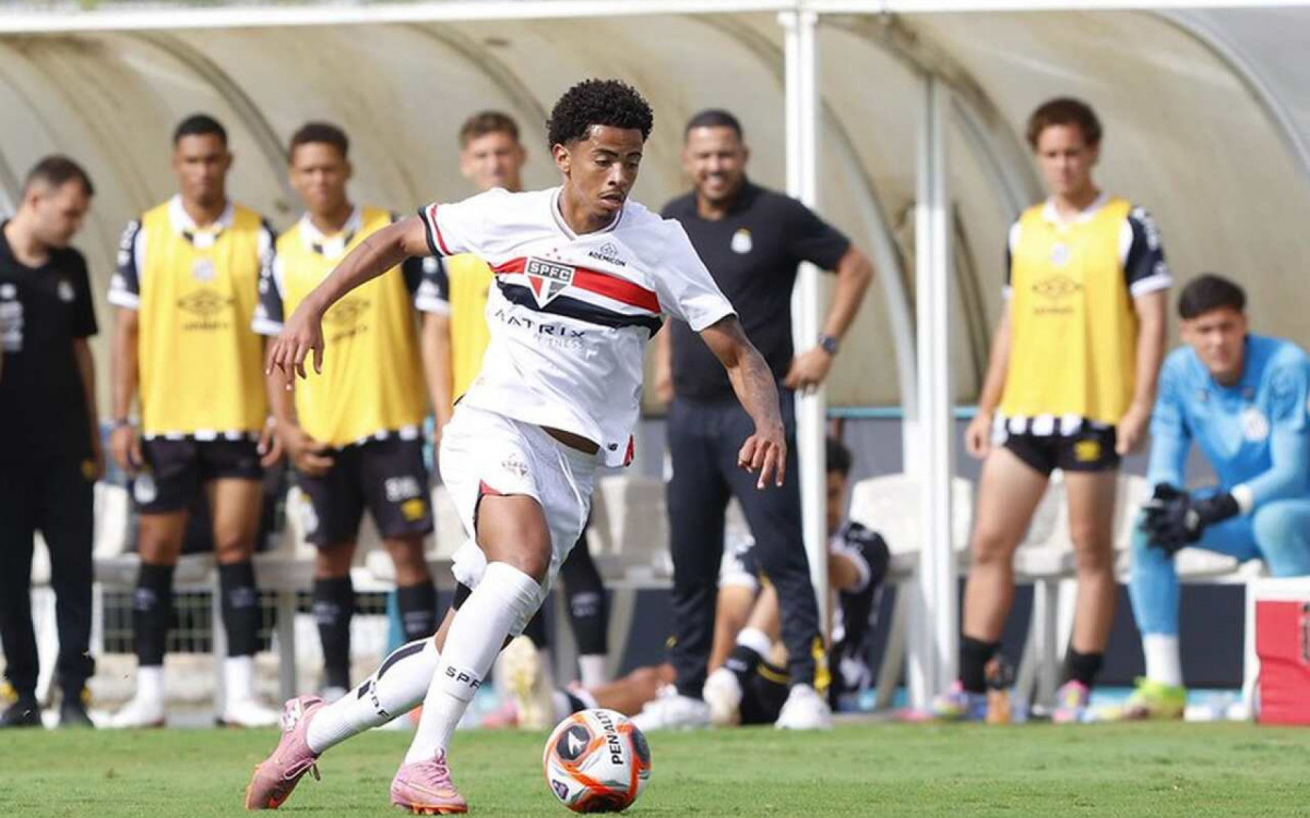 S&atilde;o Paulo encaminha empr&eacute;stimo de Paulinho para clube portugu&ecirc;s