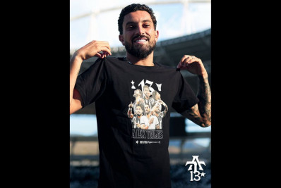 De contrato renovado, Alex Telles ganha coleção especial no Botafogo