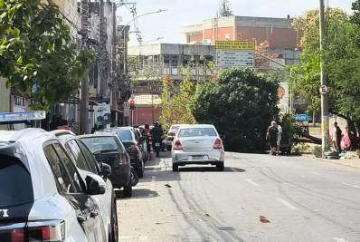 FOTOS: rajada de vento no Rio derruba árvores
