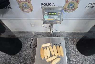 Mulher é presa com 2,3 kg de cocaína no Aeroporto do Galeão