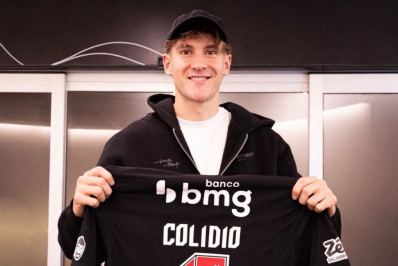 Substituto de Brenner gera debate, vascaínos defendem Facundo Colidio