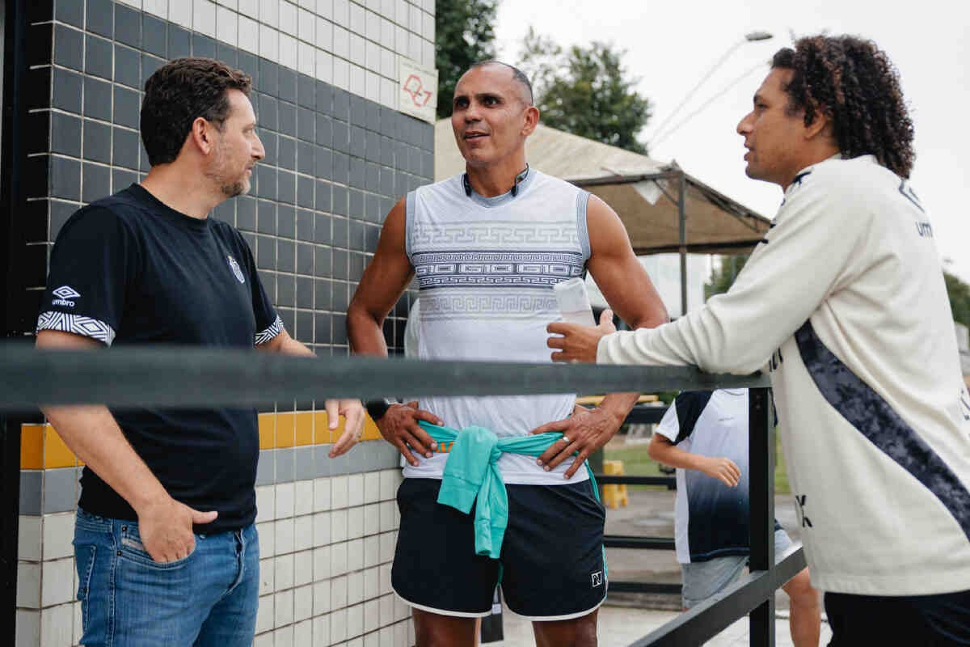Santos tem visita ilustre em meio &agrave; prepara&ccedil;&atilde;o para jogo do Brasileiro