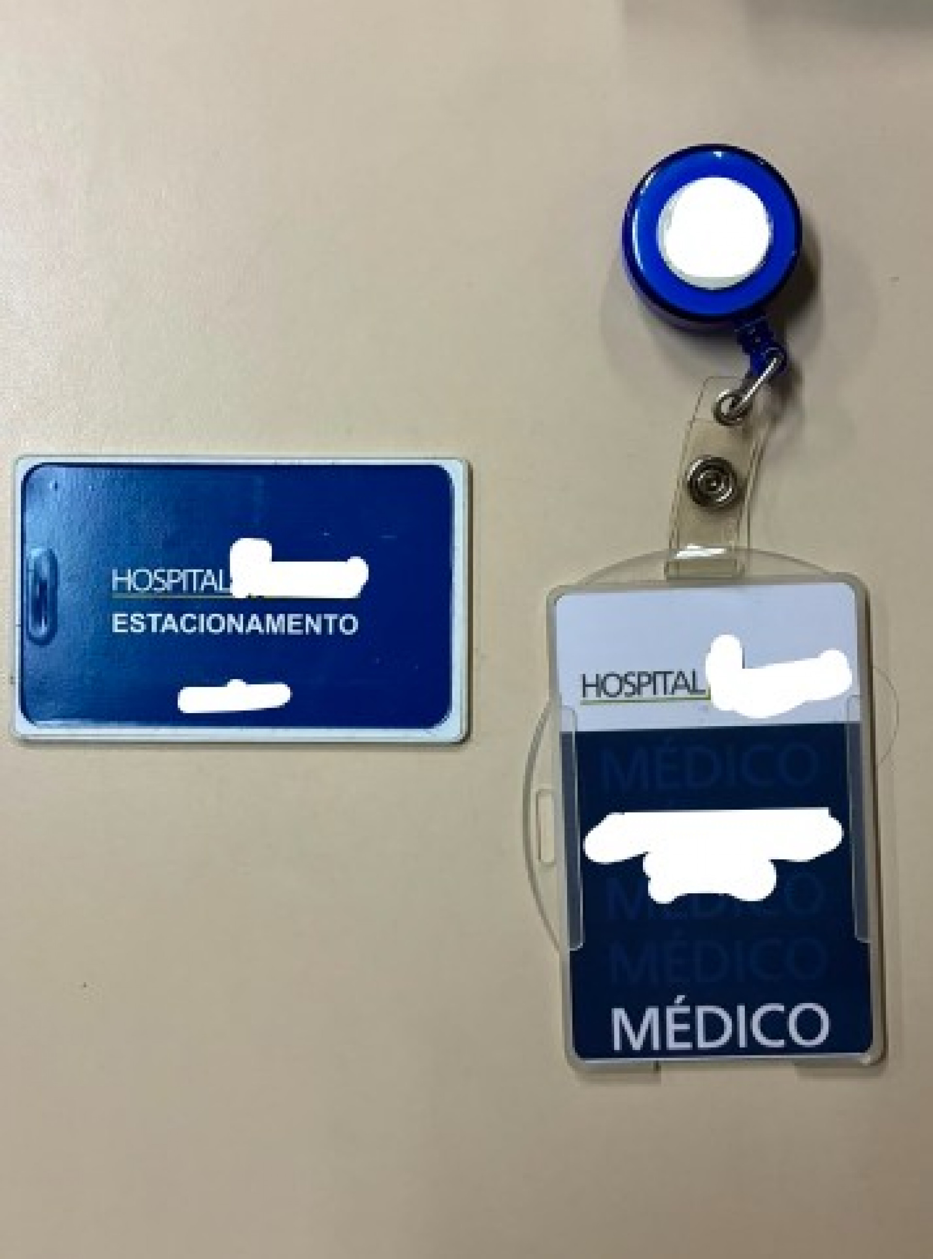 Diogo dos Santos Serpa utilizava crachá de profissional verdadeiro para se passar por médico - Divulgação / Polícia Civil