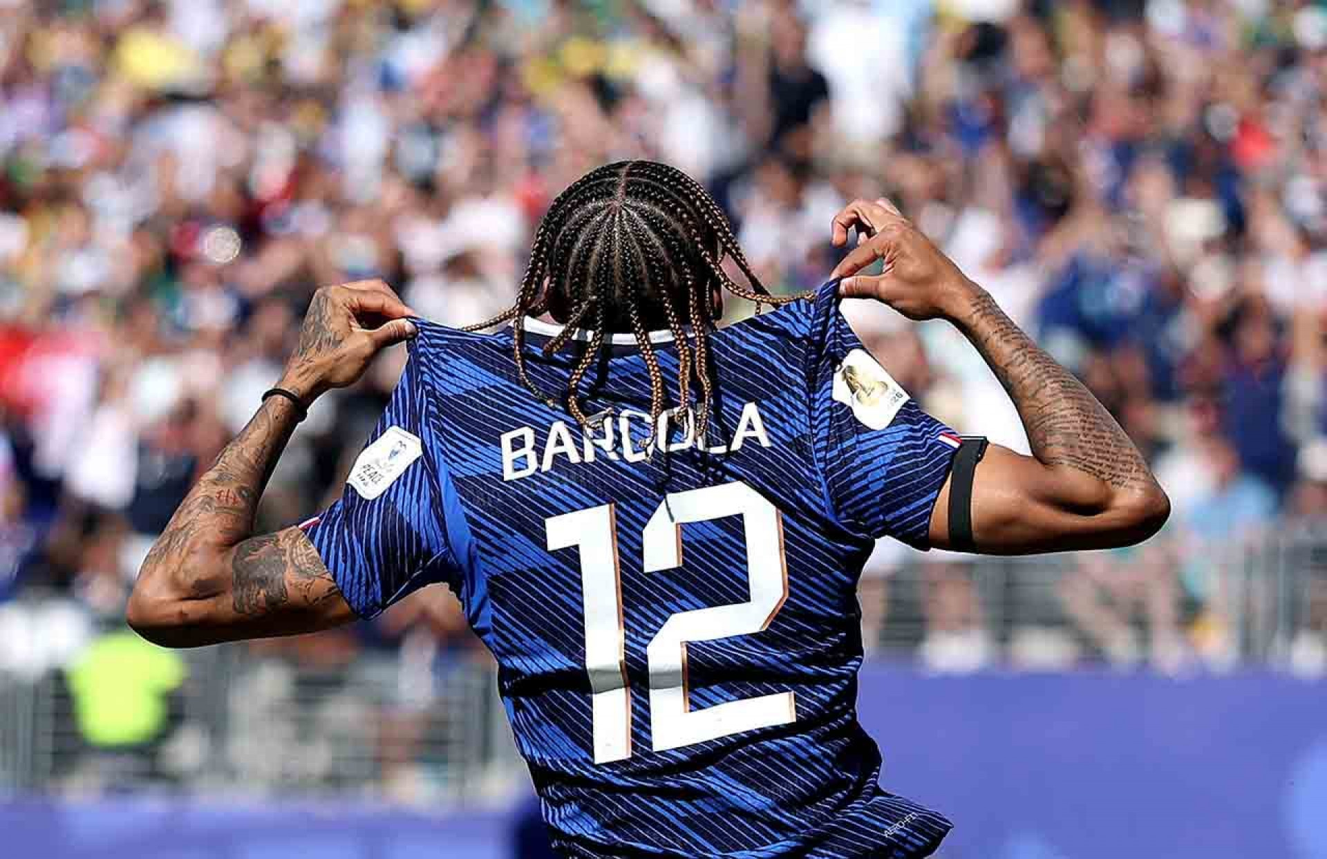 Liverpool avan&ccedil;a por Barcola, mas PSG exige valor maior