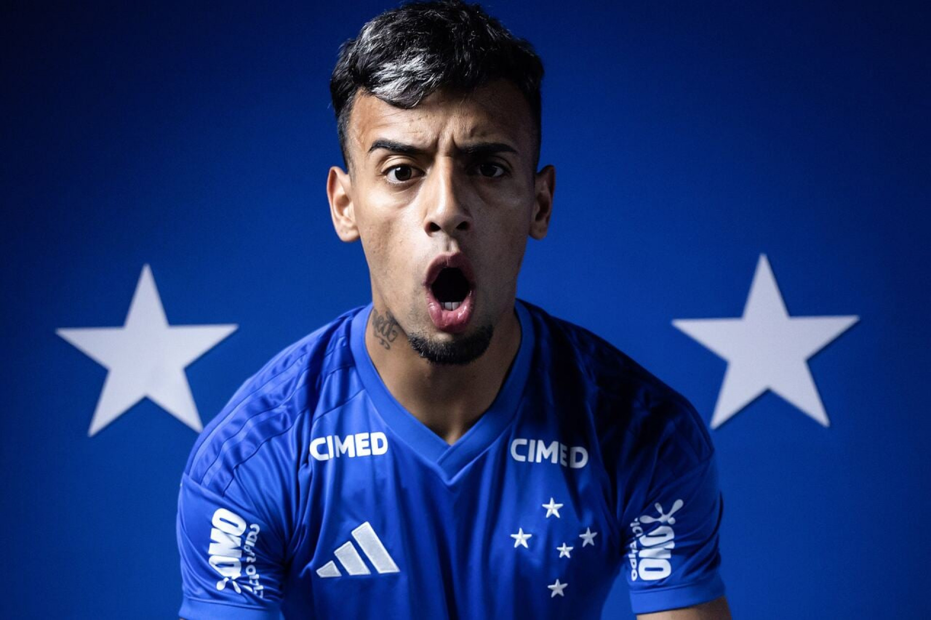 Lucho promete dedica&ccedil;&atilde;o e sonha em fazer hist&oacute;ria no Cruzeiro