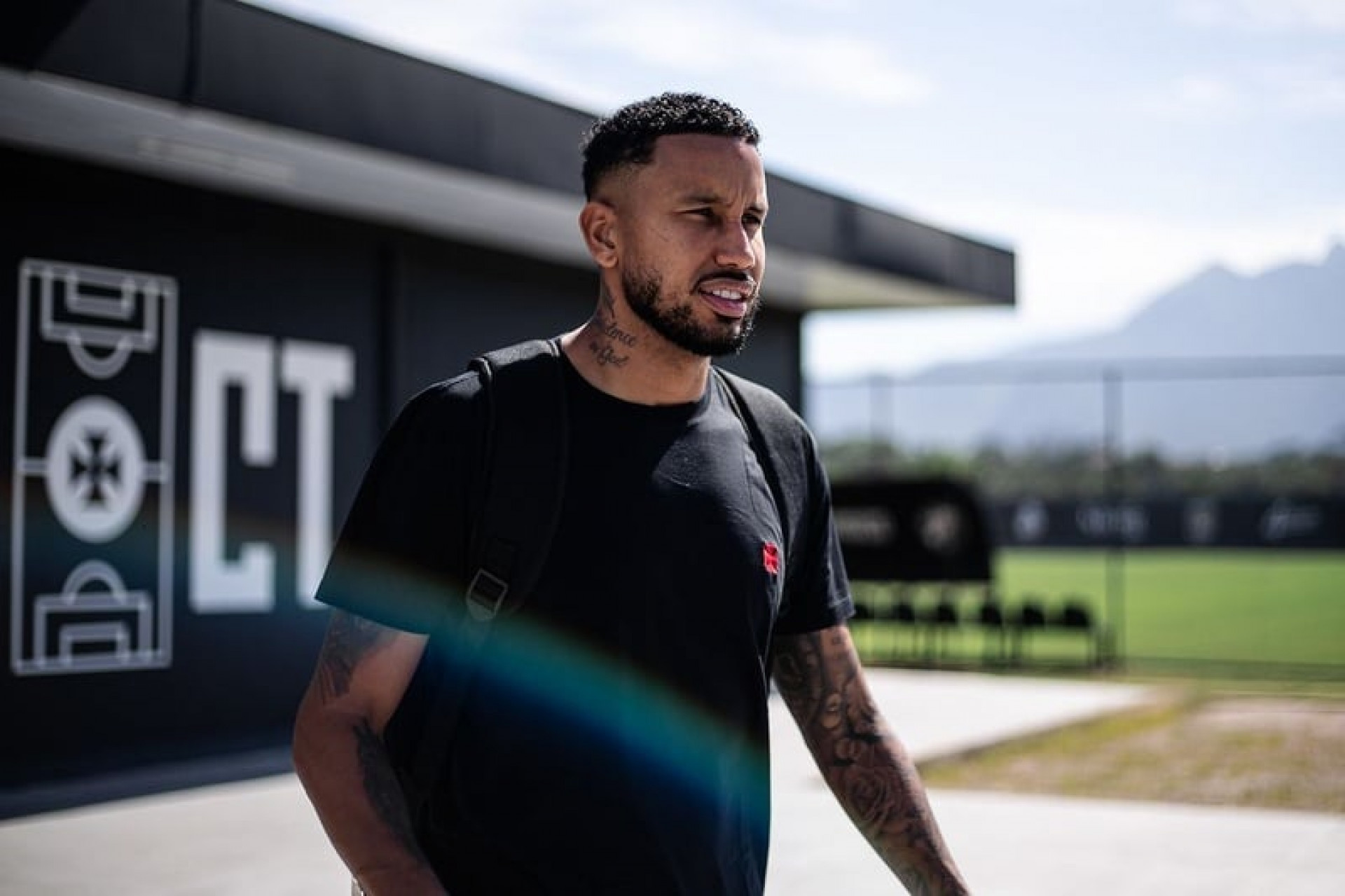 Jair valoriza profissionais do Vasco ap&oacute;s retorno de grave les&atilde;o