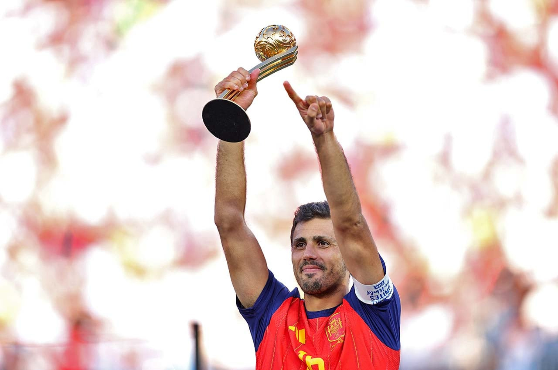 Barcelona oferece R$ 265 milh&otilde;es ao Manchester City por Rodri