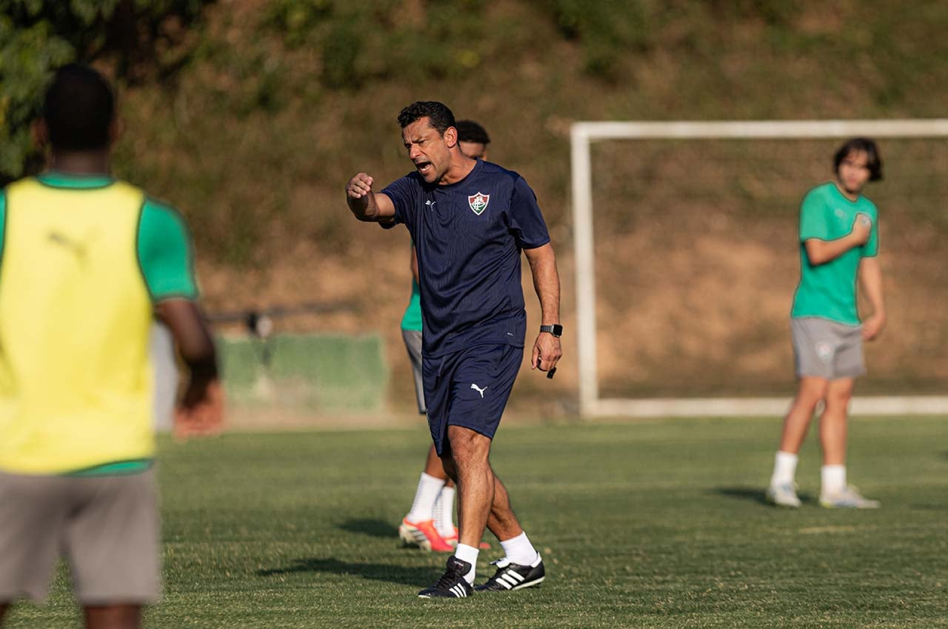 Fluminense anuncia renova&ccedil;&atilde;o de contrato de Ruan Sales, joia da base