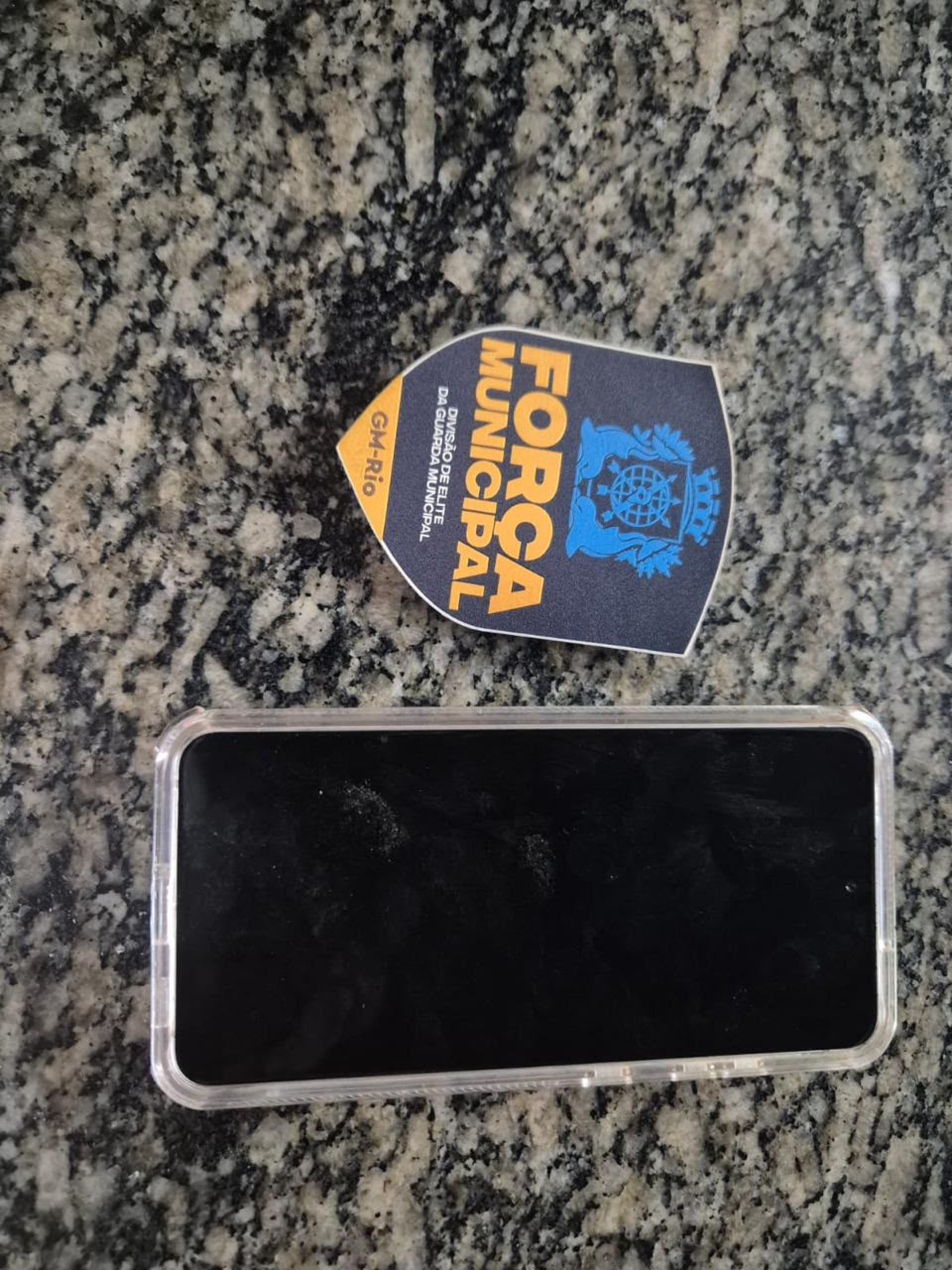 Força Municipal recuperou um celular que havia sido roubado - Divulgação / Força Municipal
