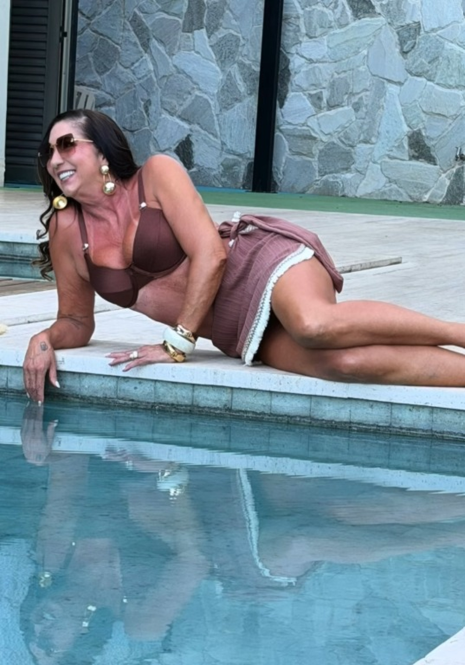 Margareth Serr&atilde;o, m&atilde;e de Virginia Fonseca, publicou fotos de tatuagem feita na regi&atilde;o da virilha - Reprodu&ccedil;&atilde;o / Instagram
