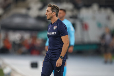 Zubeldía detalha substituições em clássico contra Botafogo