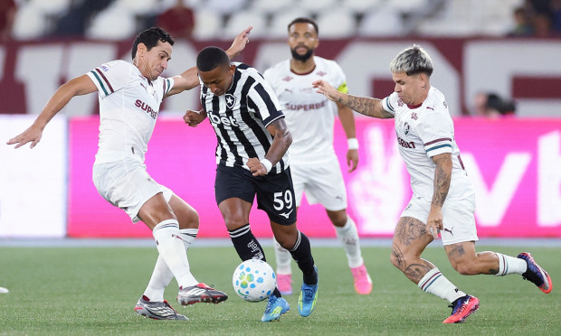 Em jogo movimentado, Botafogo e Fluminense empatam em 1 a 1