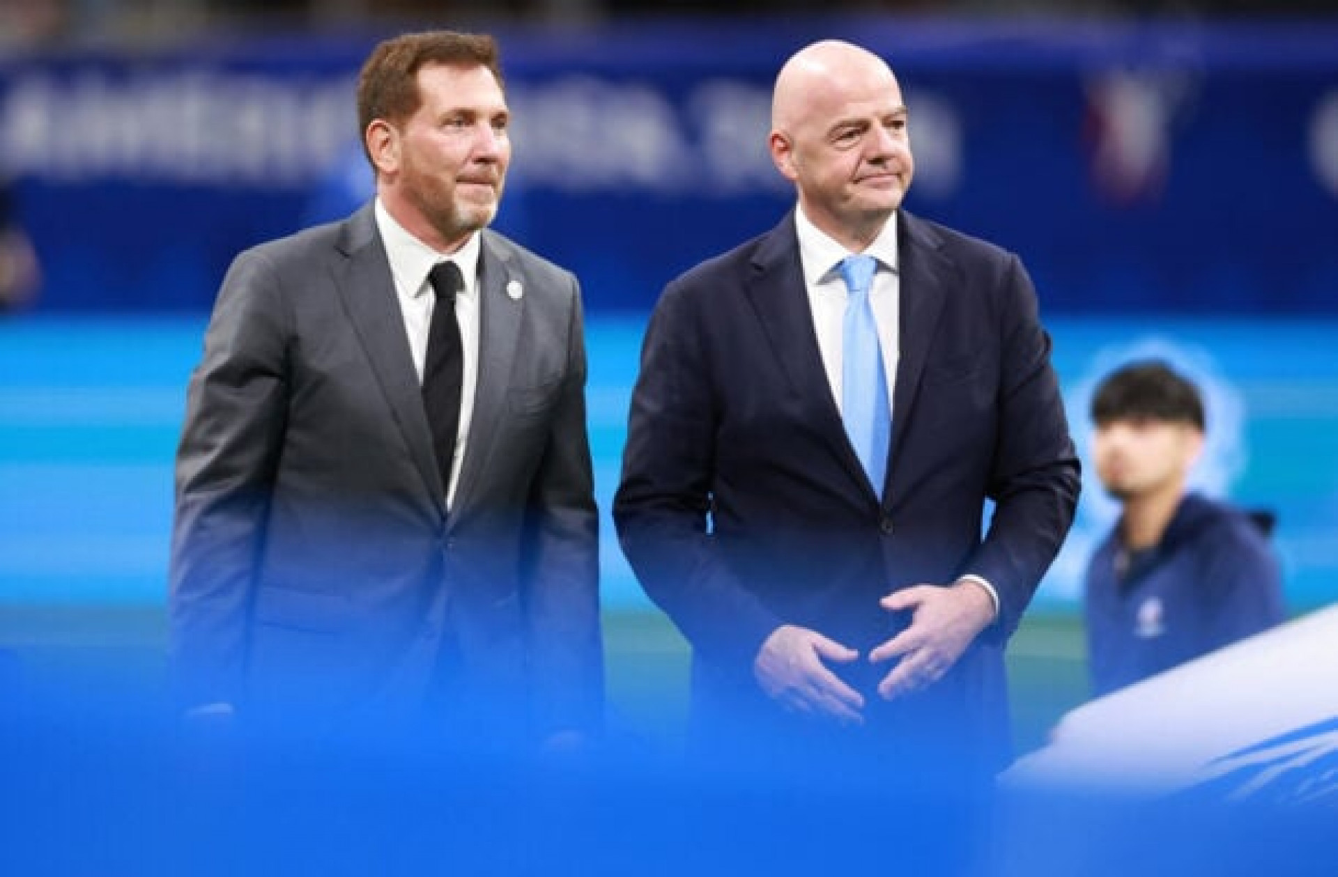 Infantino busca apoio da Conmebol durante crise na Fifa