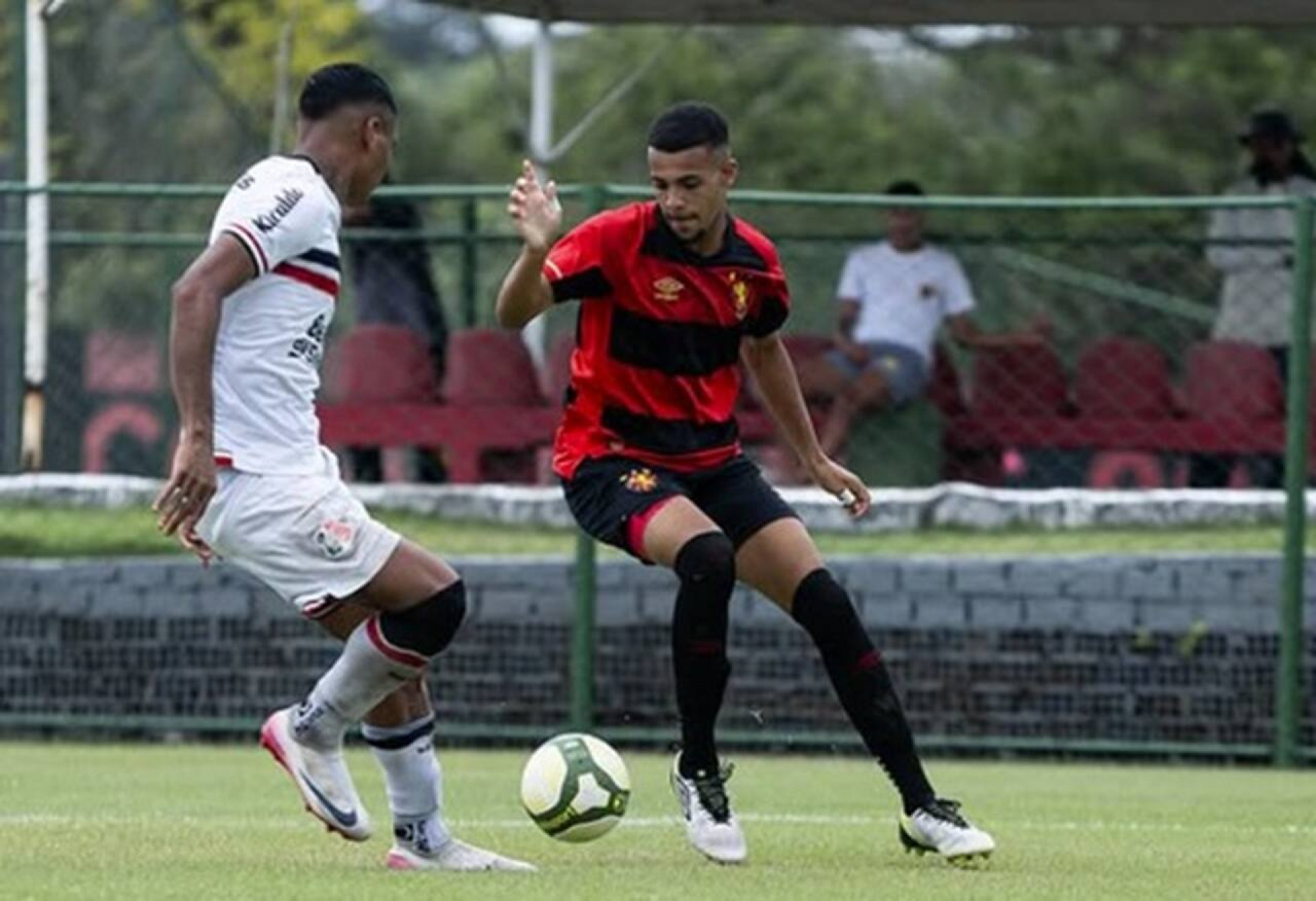 Fluminense faz proposta para contratar joia da base do Sport