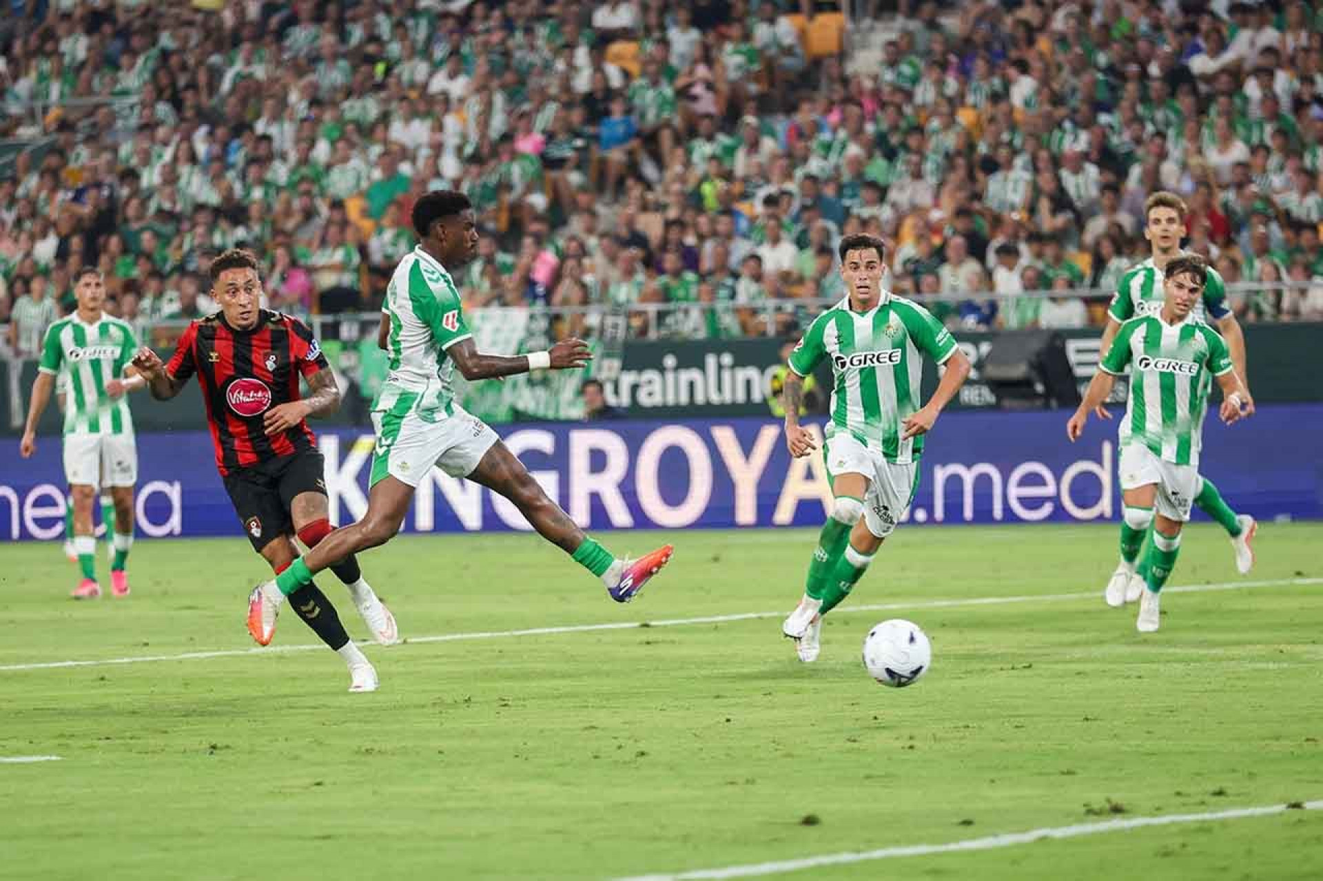 Evanilson marca, mas Bournemouth cede empate ao Betis em amistoso