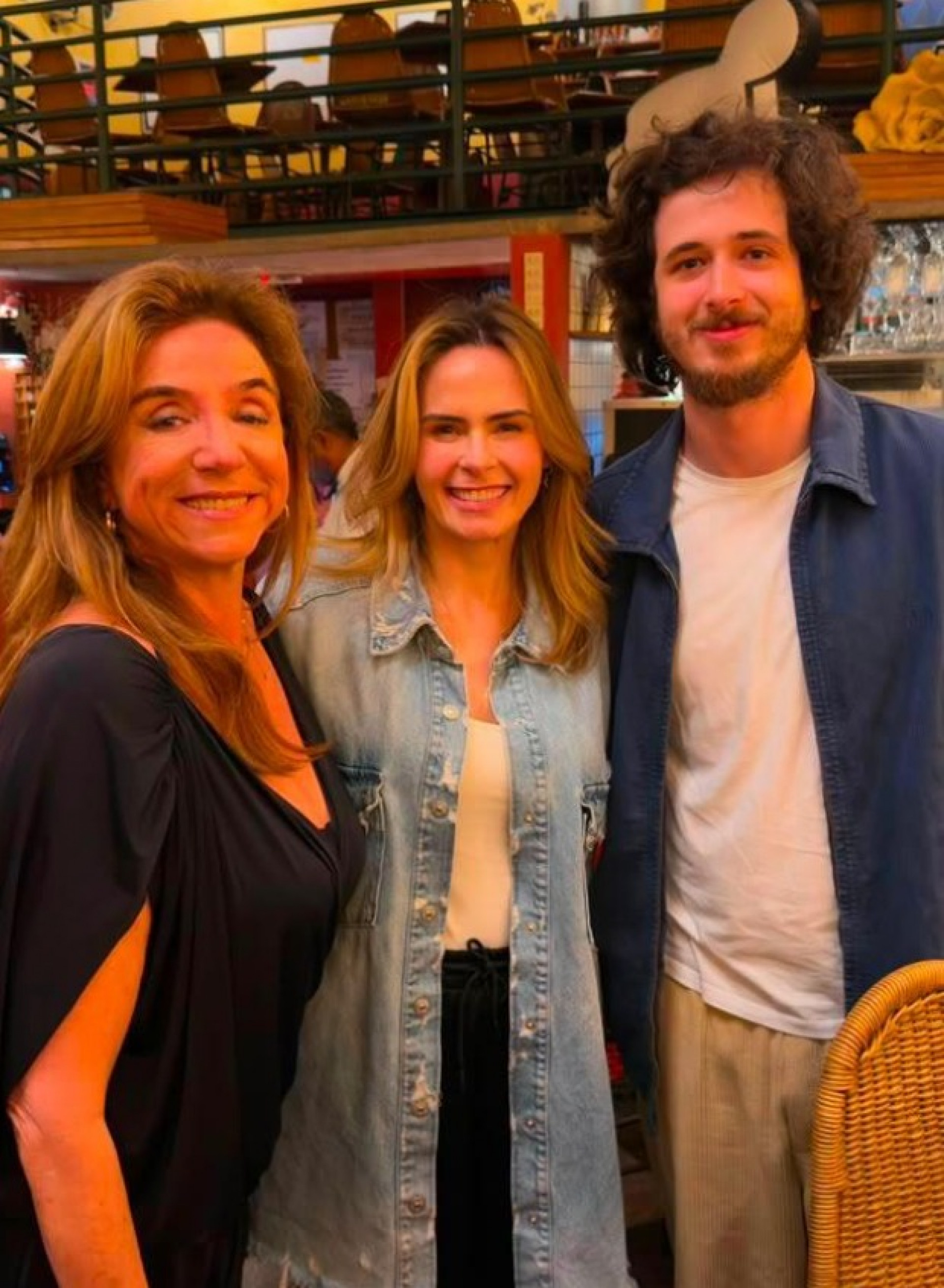 Ana Paula Renault publicou carrossel de fotos acompanhado de legenda e internautas apontaram indireta - Reprodução / Instagram