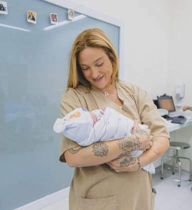Mulher de Lauana Prado admite erro e pede desculpas ao filho
