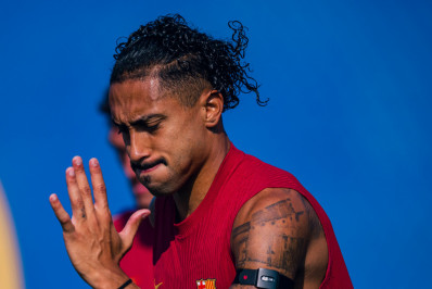 Treinador do Barcelona descarta negociar Raphinha: 'Precisamos dele'