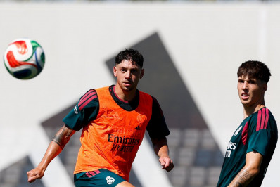 Meia do Real Madrid destaca alegria do elenco com renovação de Vini Jr