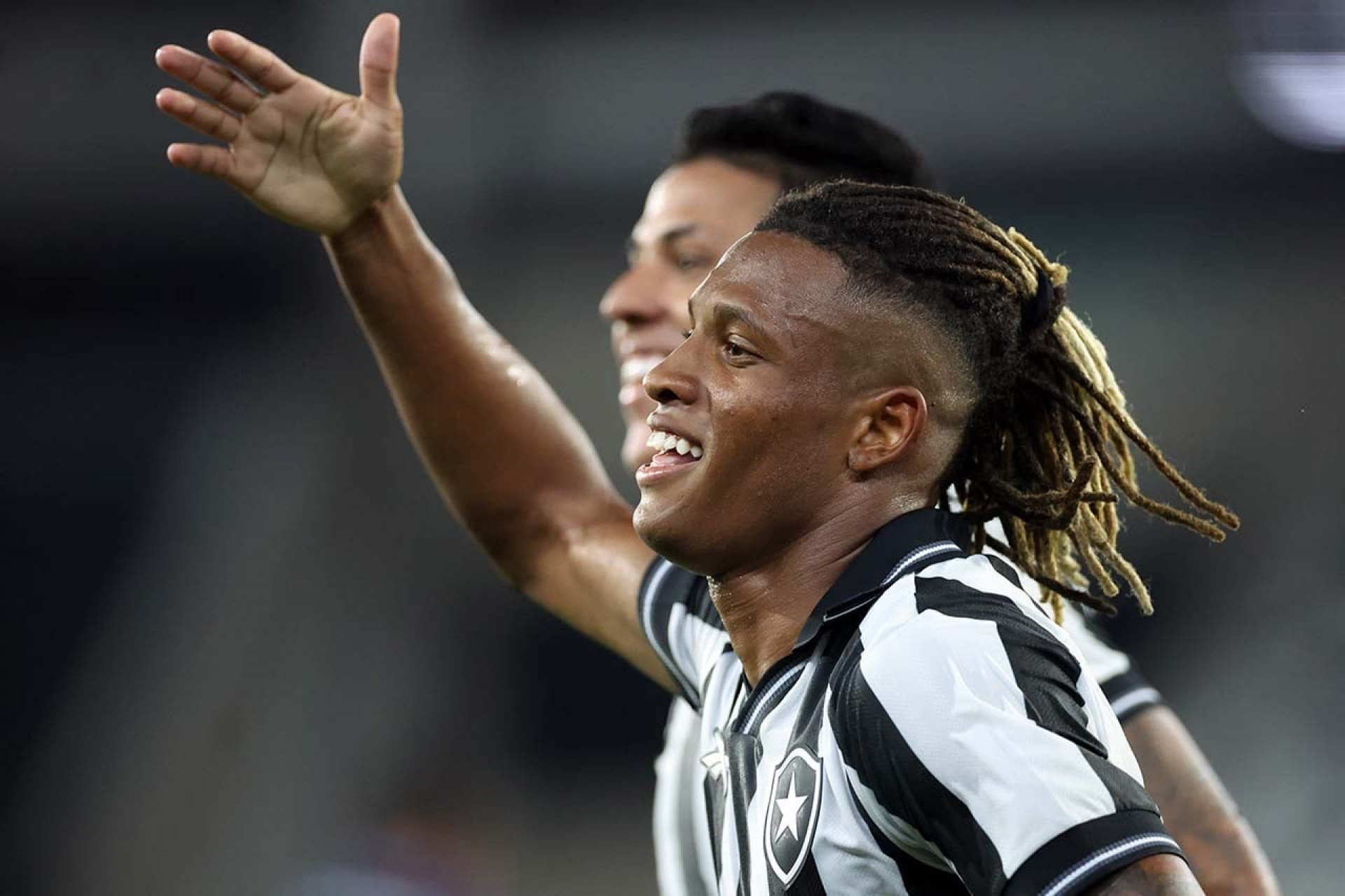 Vitinho cobra Botafogo ap&oacute;s empate com o Flu no Engenh&atilde;o