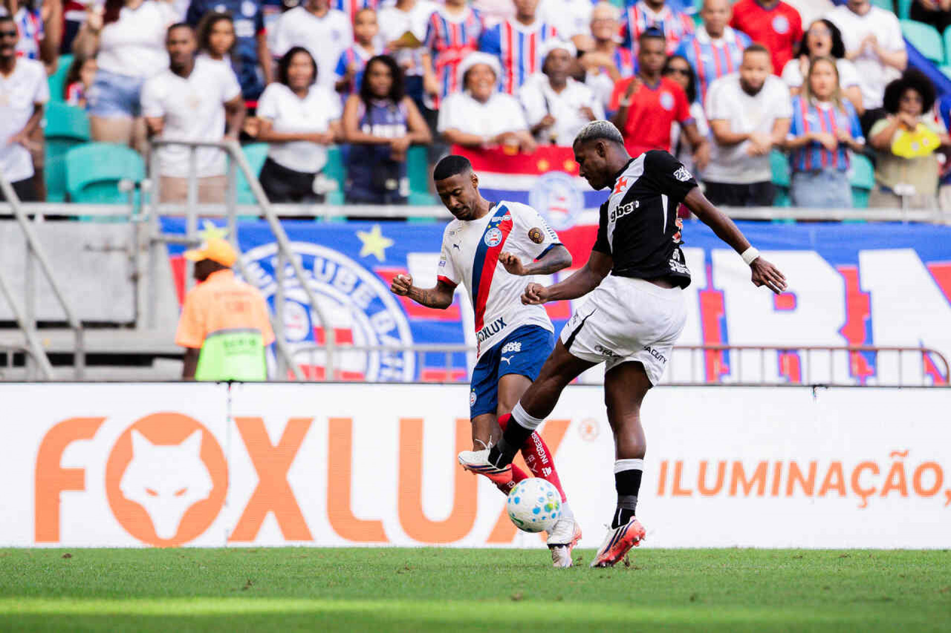 Em tarde de gols anulados, Bahia e Vasco ficam no empate pelo Brasileir&atilde;o