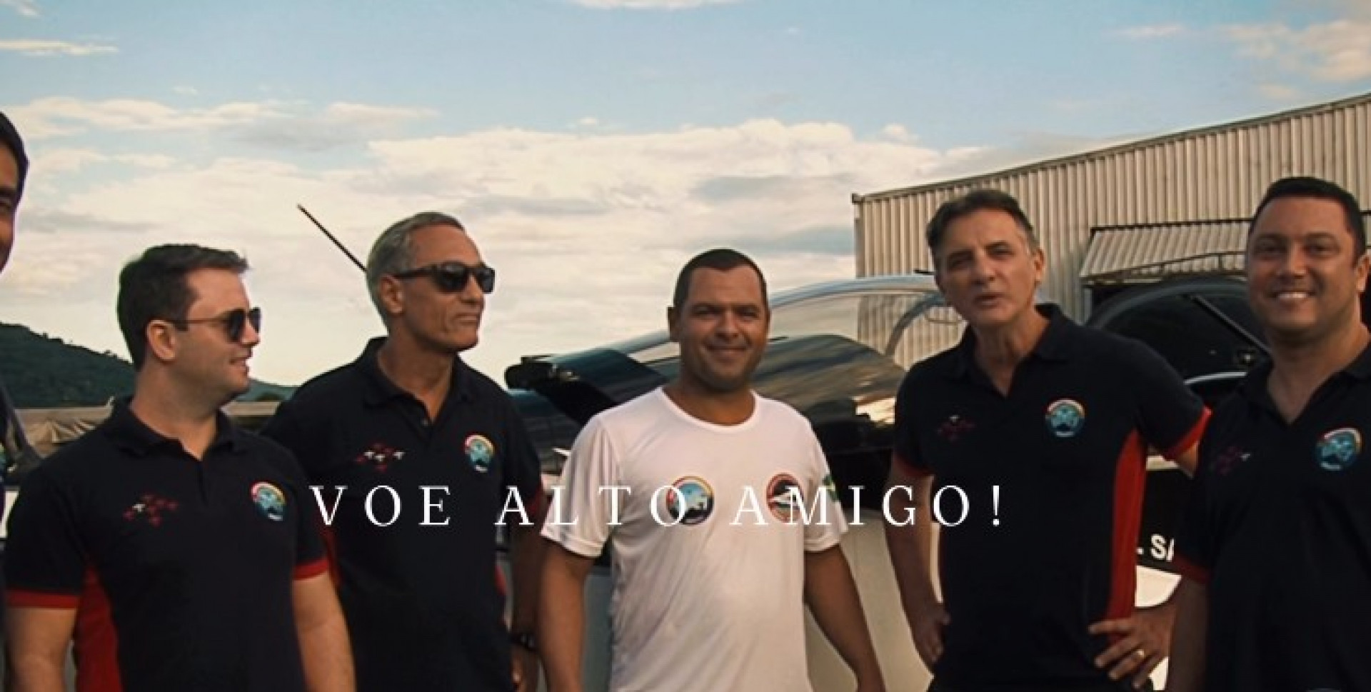 Alessandro Rocha ao lado de pilotos da Esquadrilha Ceu - Reprodução / Redes Sociais
