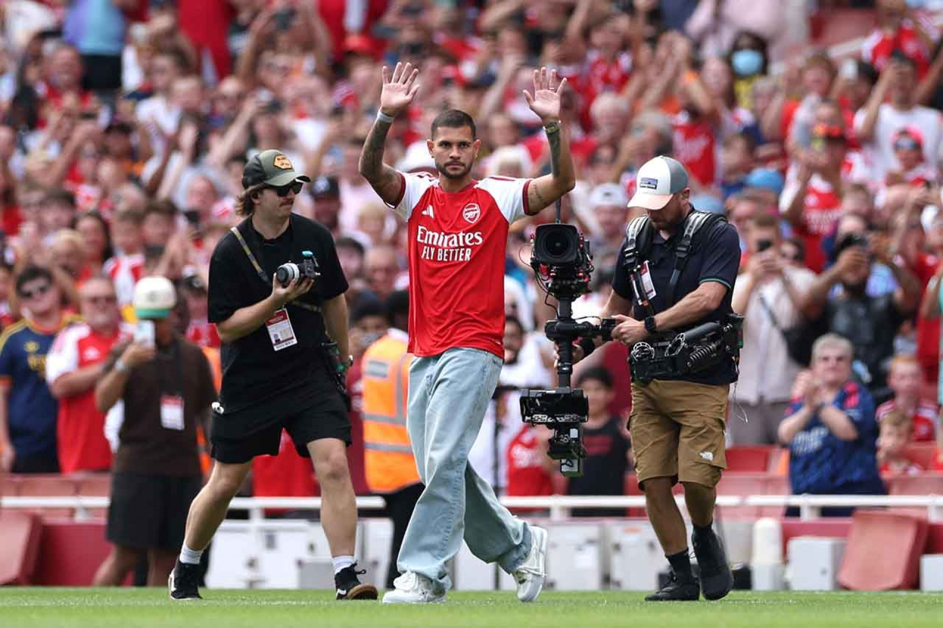 Bruno Guimar&atilde;es explica escolha pelo Arsenal e mira t&iacute;tulos